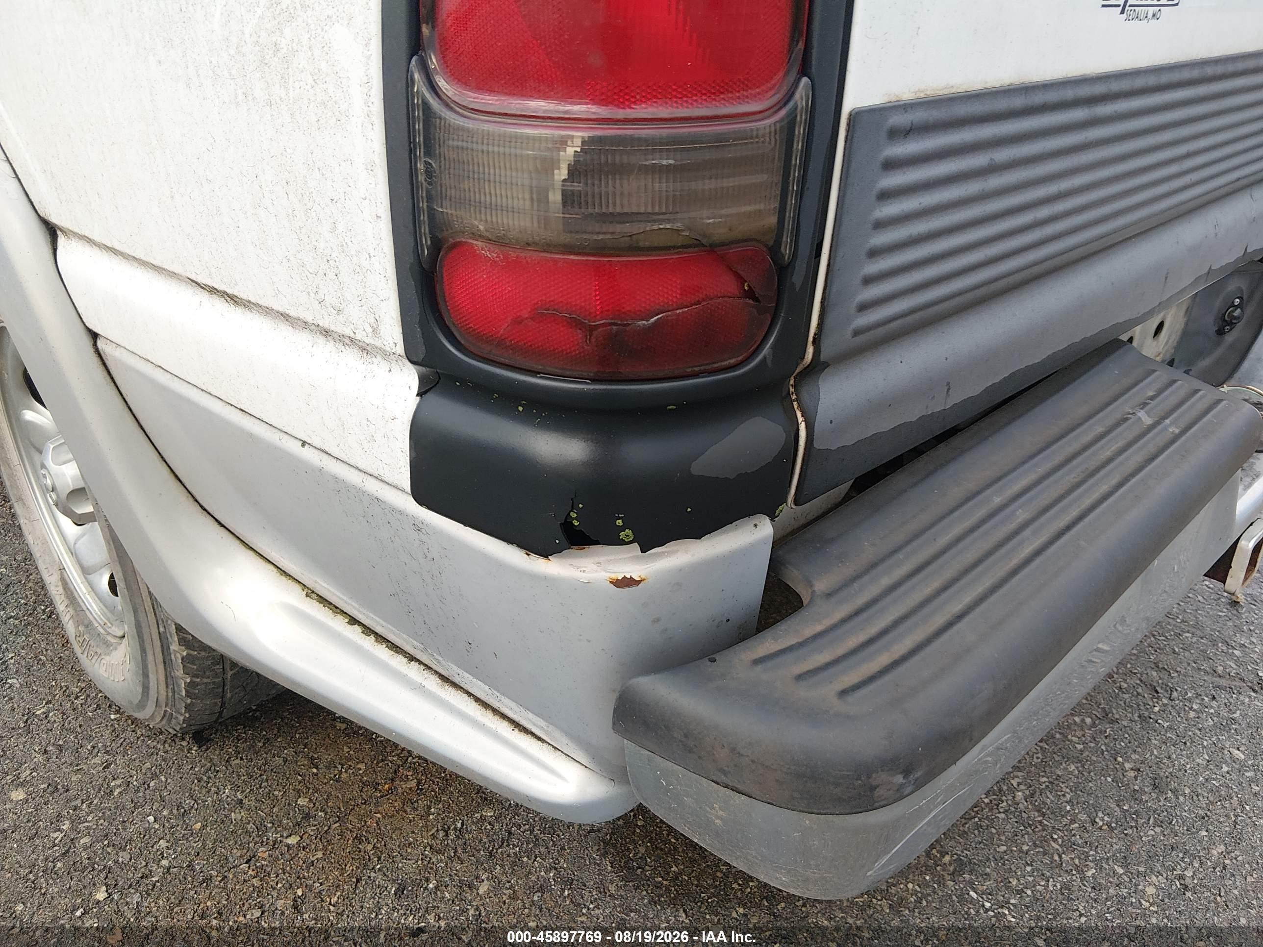 1998 Dodge Ram 1500 St White vin: 3B7HC13Y1WG177288