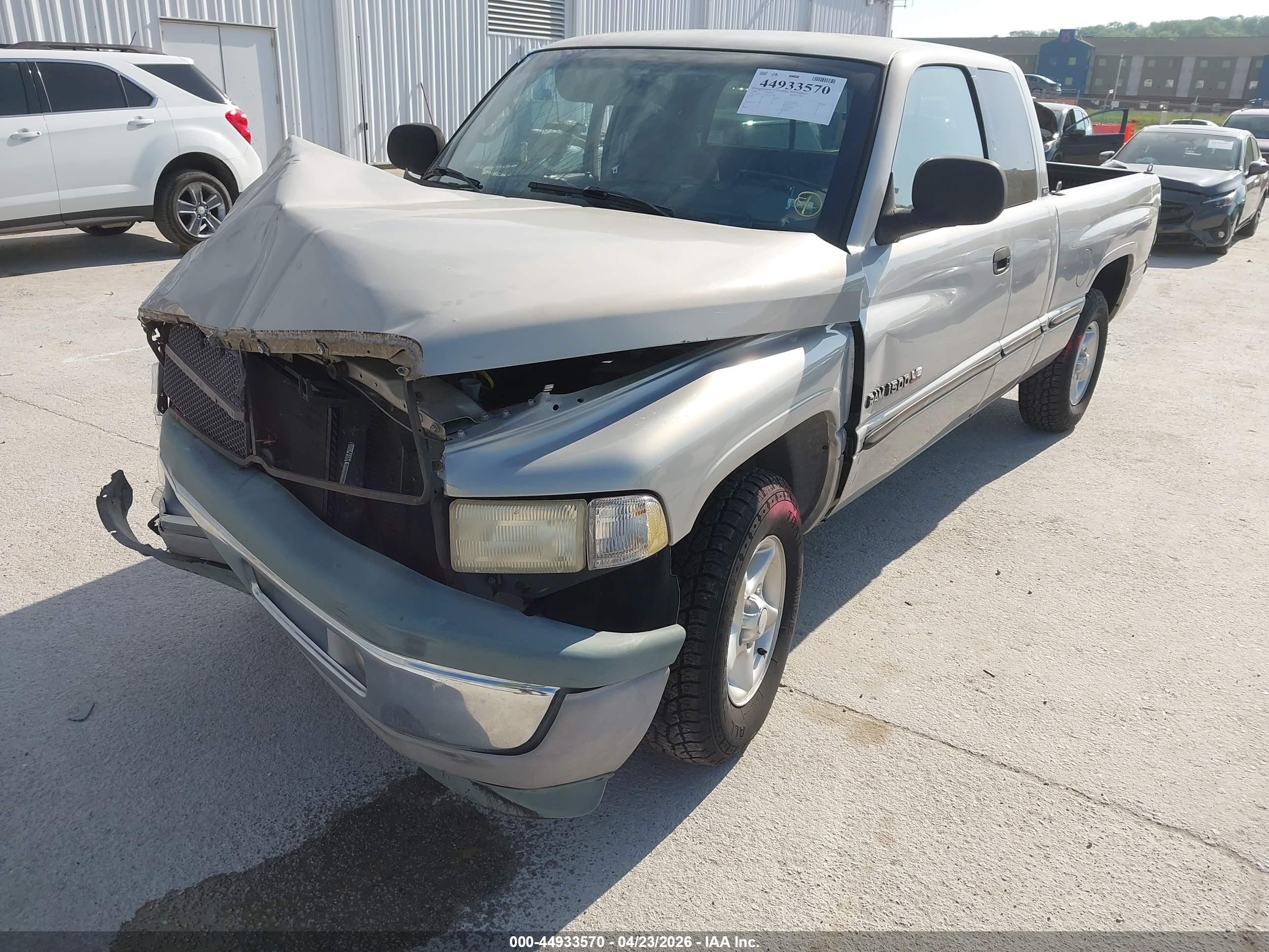 1998 Dodge Ram 1500 St Серебряный vin: 3B7HC13Y1WG215750
