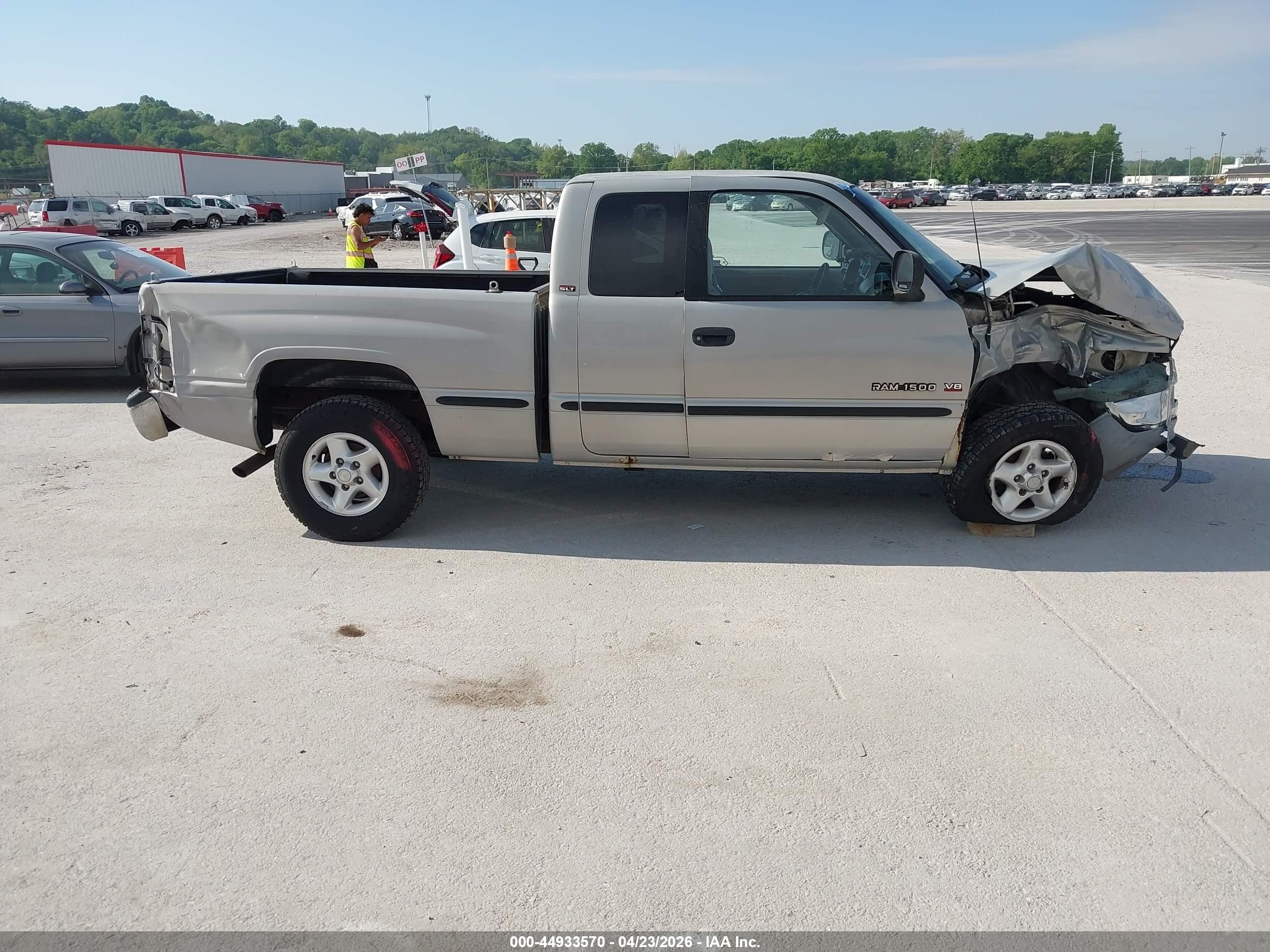 1998 Dodge Ram 1500 St Серебряный vin: 3B7HC13Y1WG215750