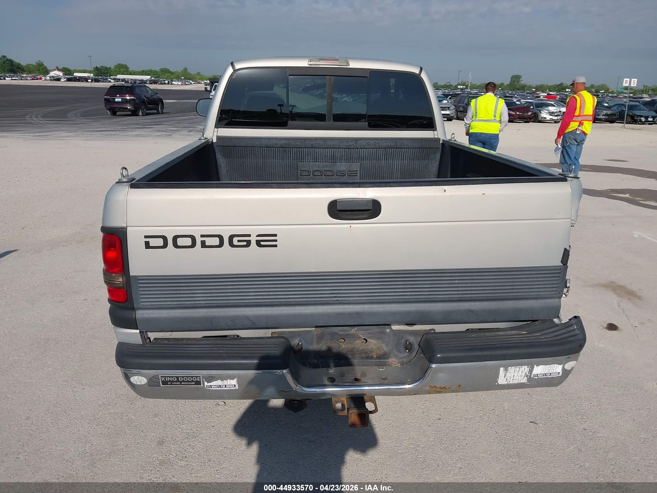 1998 Dodge Ram 1500 St Серебряный vin: 3B7HC13Y1WG215750