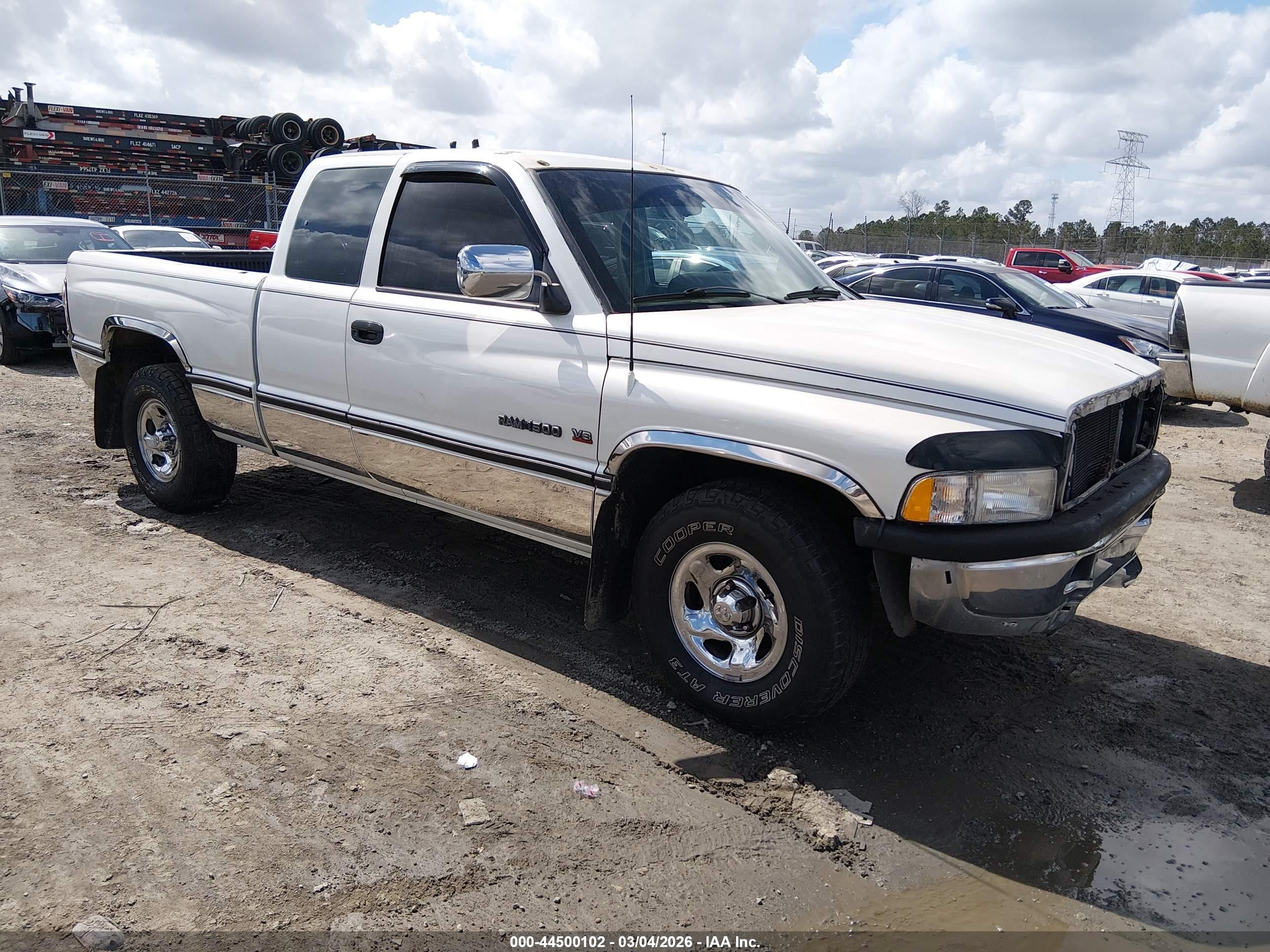 1996 Dodge Ram 1500 White vin: 3B7HC13Y3TG117959