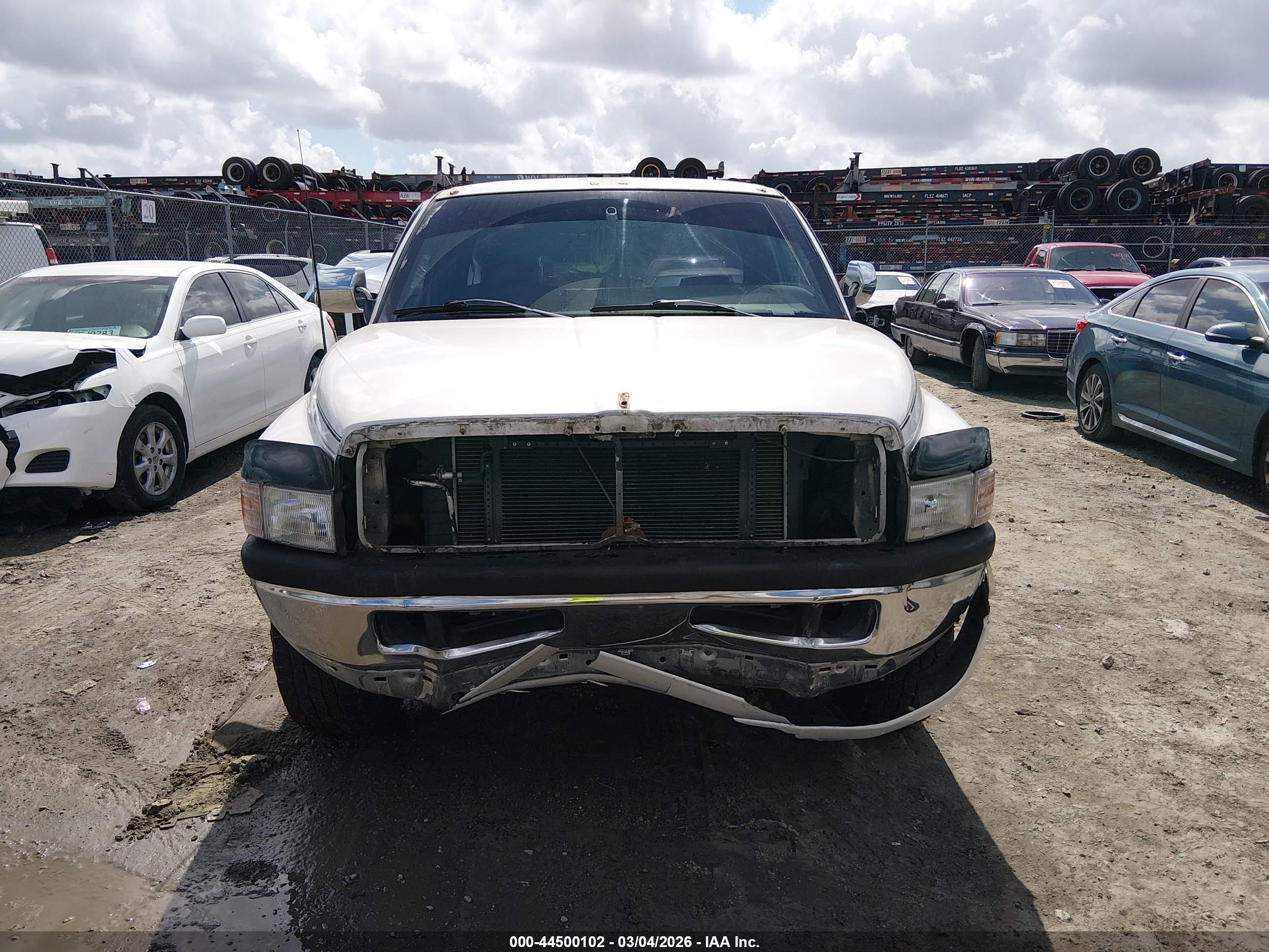 1996 Dodge Ram 1500 White vin: 3B7HC13Y3TG117959