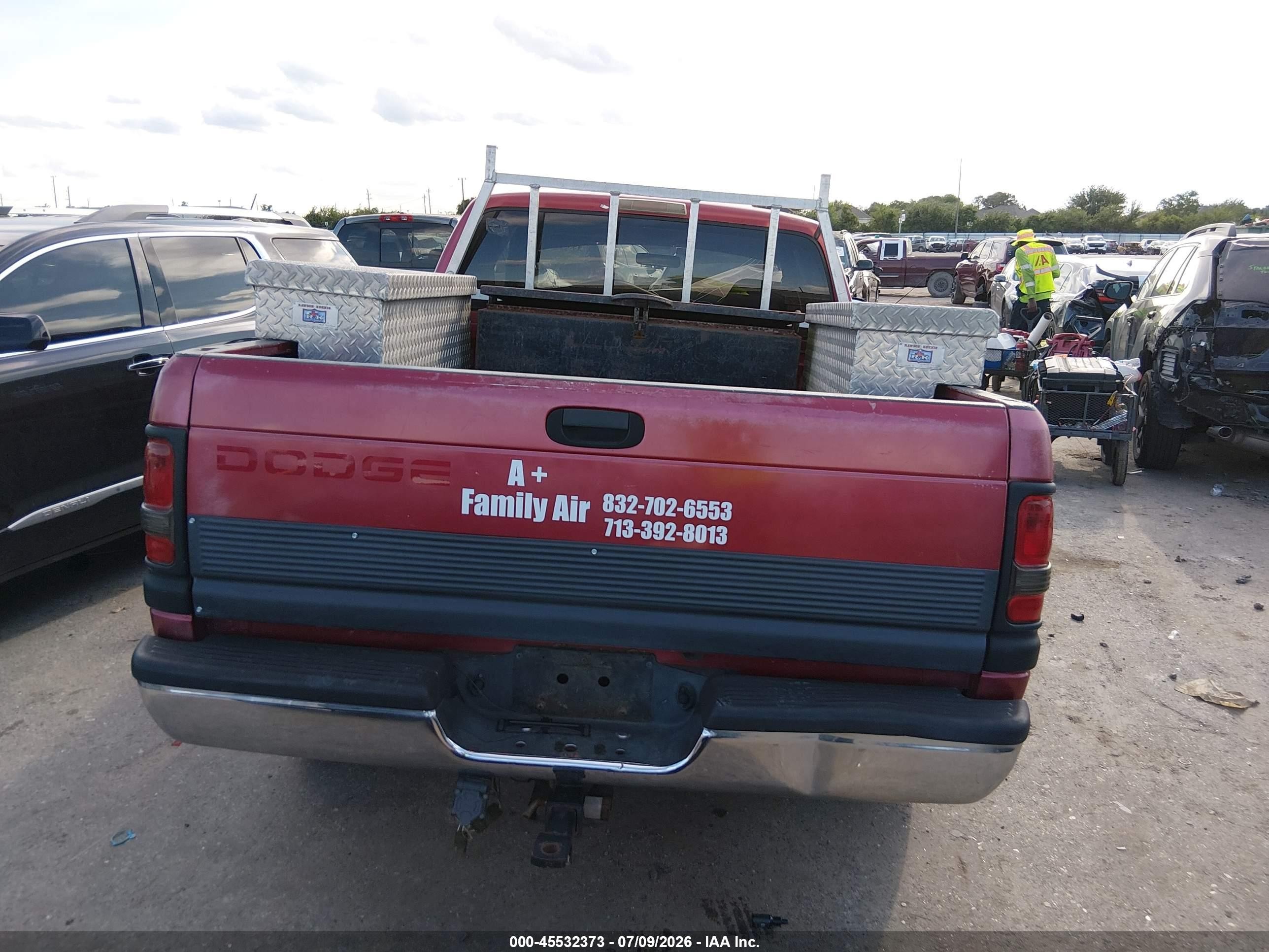 1998 Dodge Ram 1500 St Красный vin: 3B7HC13Y3WG212610