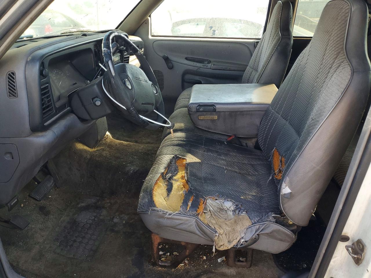 1997 Dodge Ram 1500 White vin: 3B7HC13Y6VG806221
