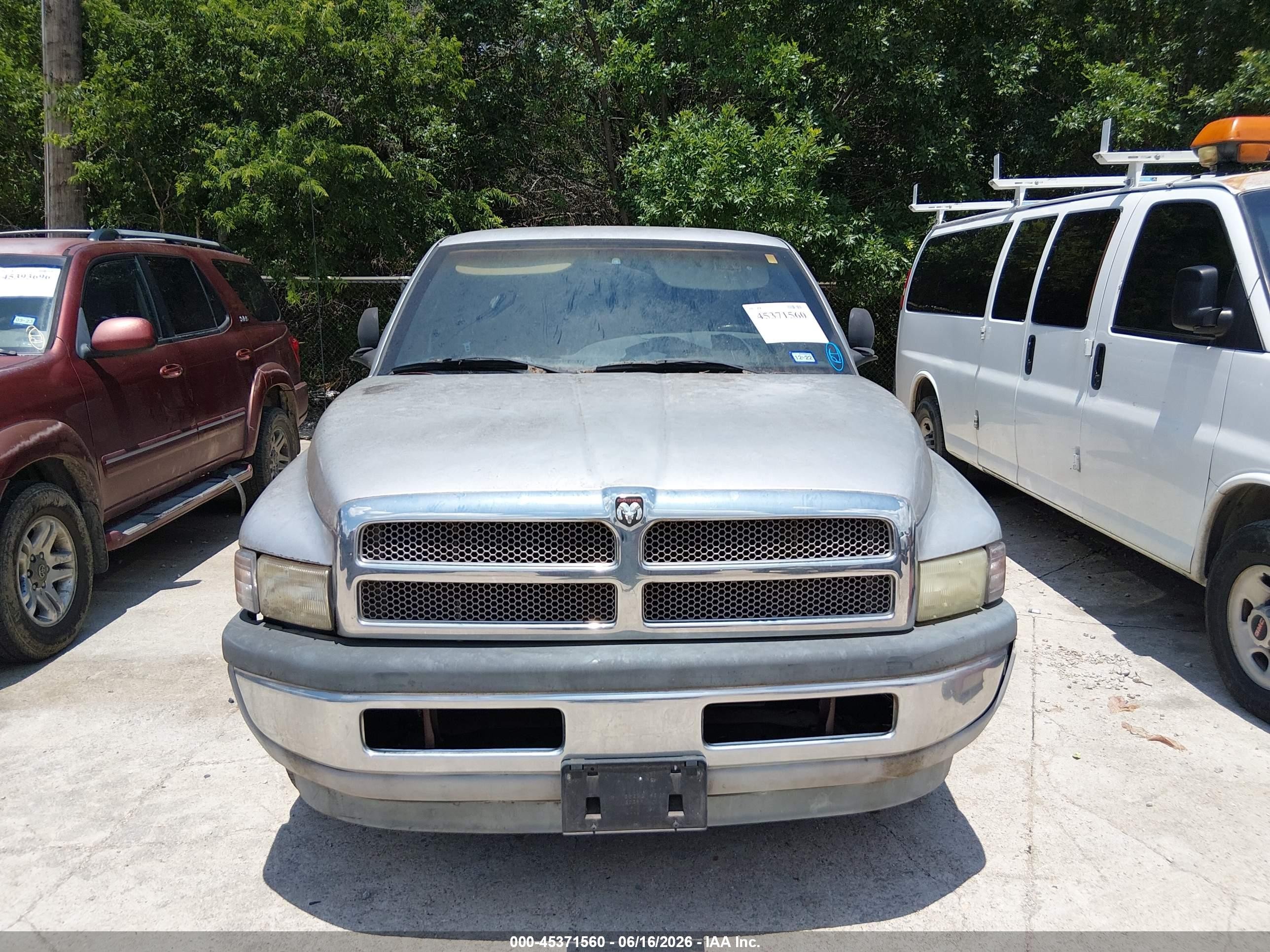2001 Dodge Ram 1500 St Silver vin: 3B7HC13Y81G746565