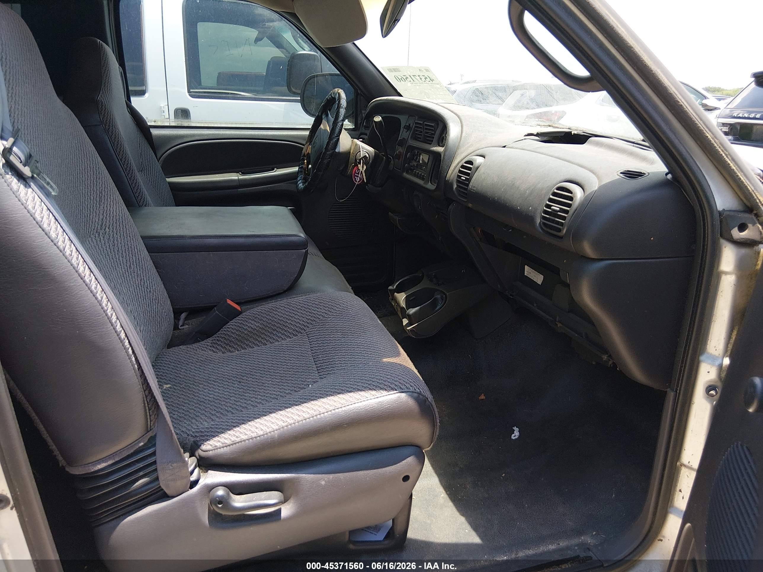 2001 Dodge Ram 1500 St Silver vin: 3B7HC13Y81G746565