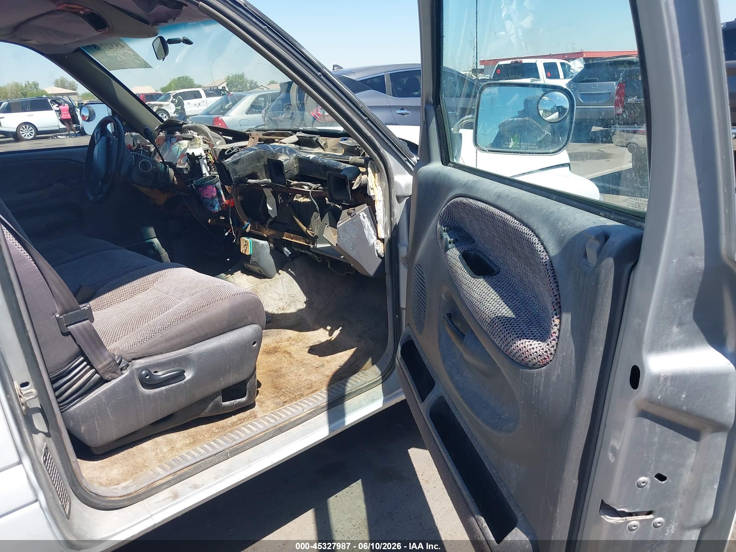 1997 Dodge Ram 1500 St White vin: 3B7HC13Y8VG744305