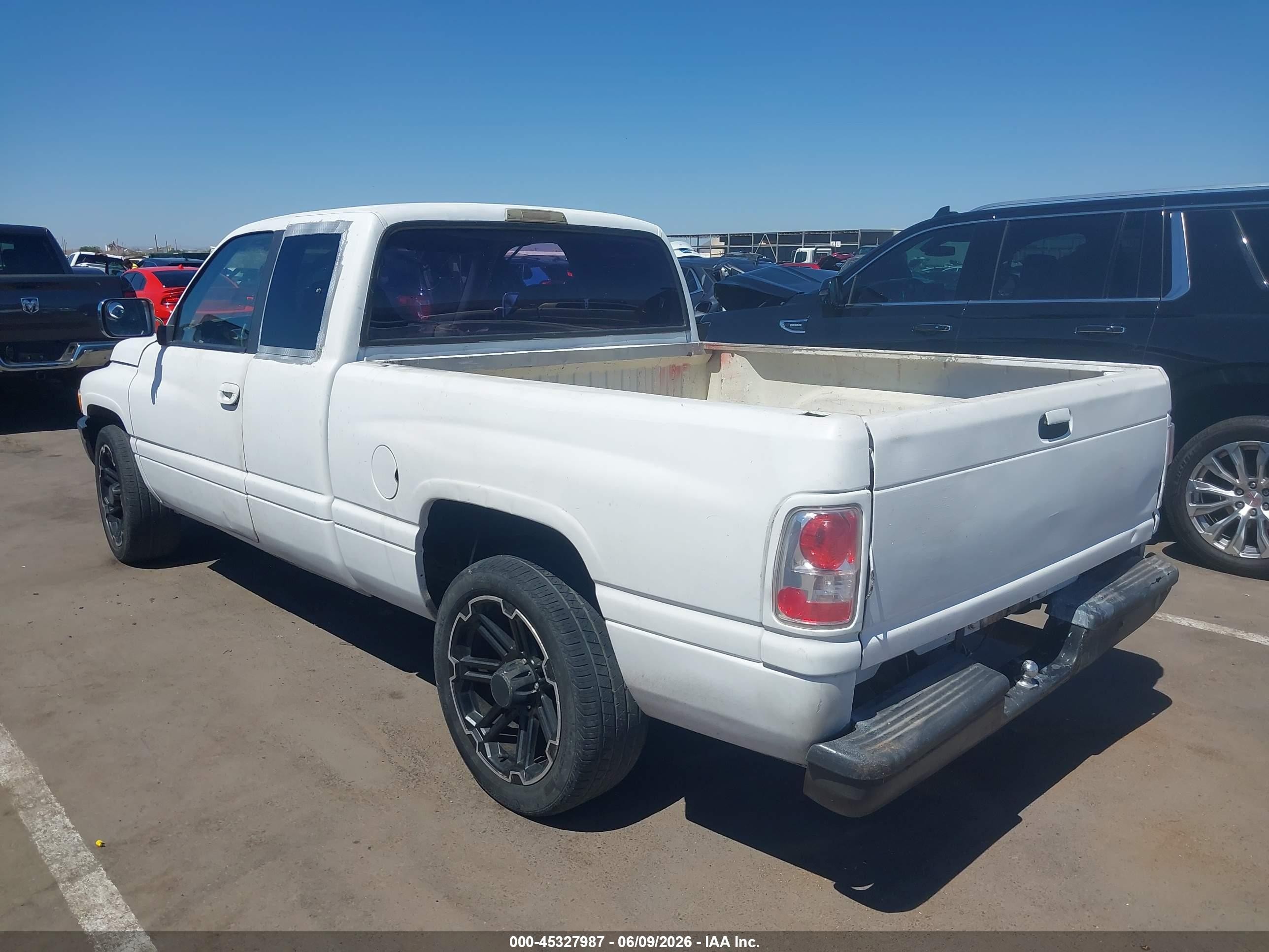1997 Dodge Ram 1500 St White vin: 3B7HC13Y8VG744305