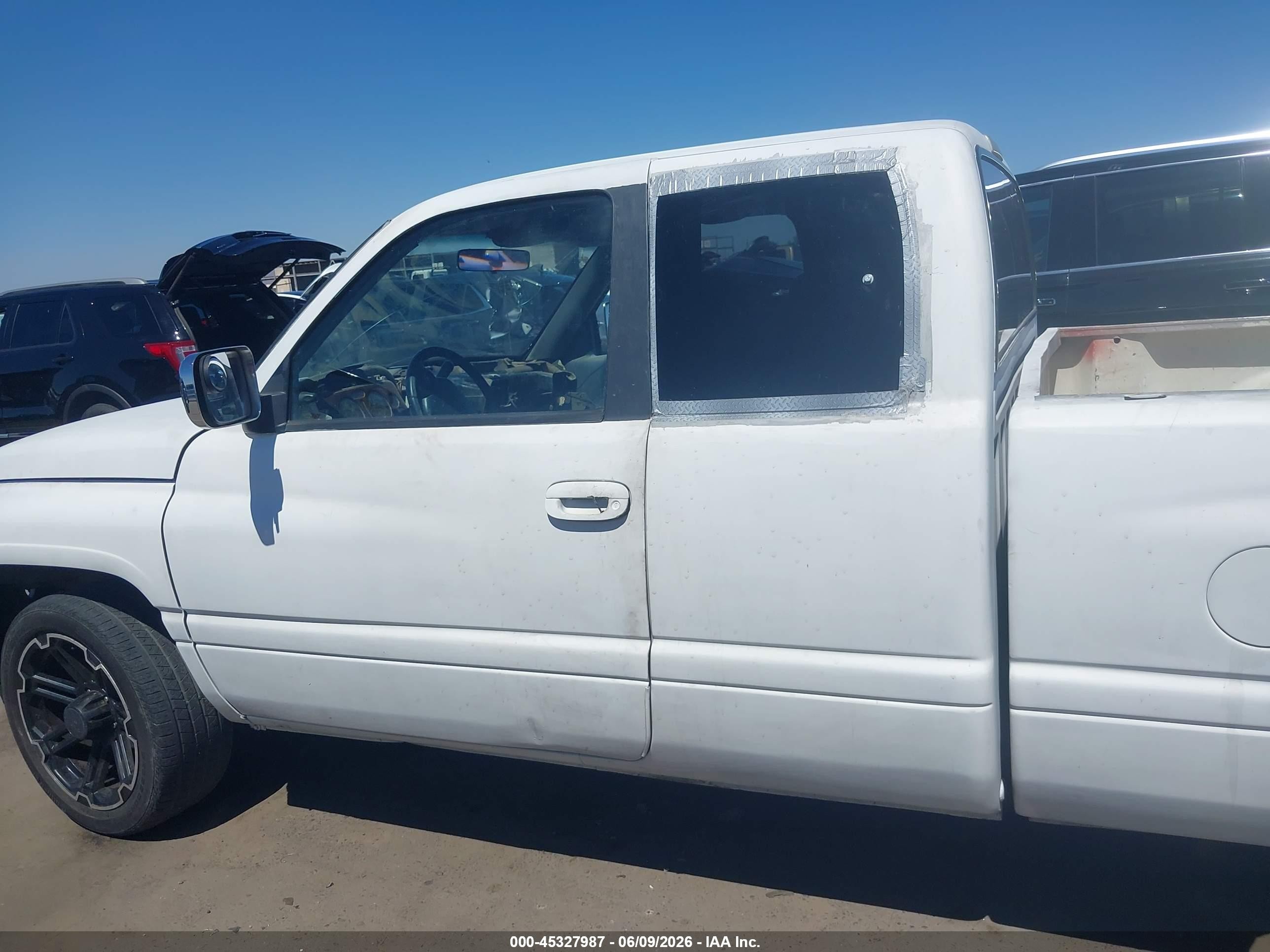 1997 Dodge Ram 1500 St White vin: 3B7HC13Y8VG744305