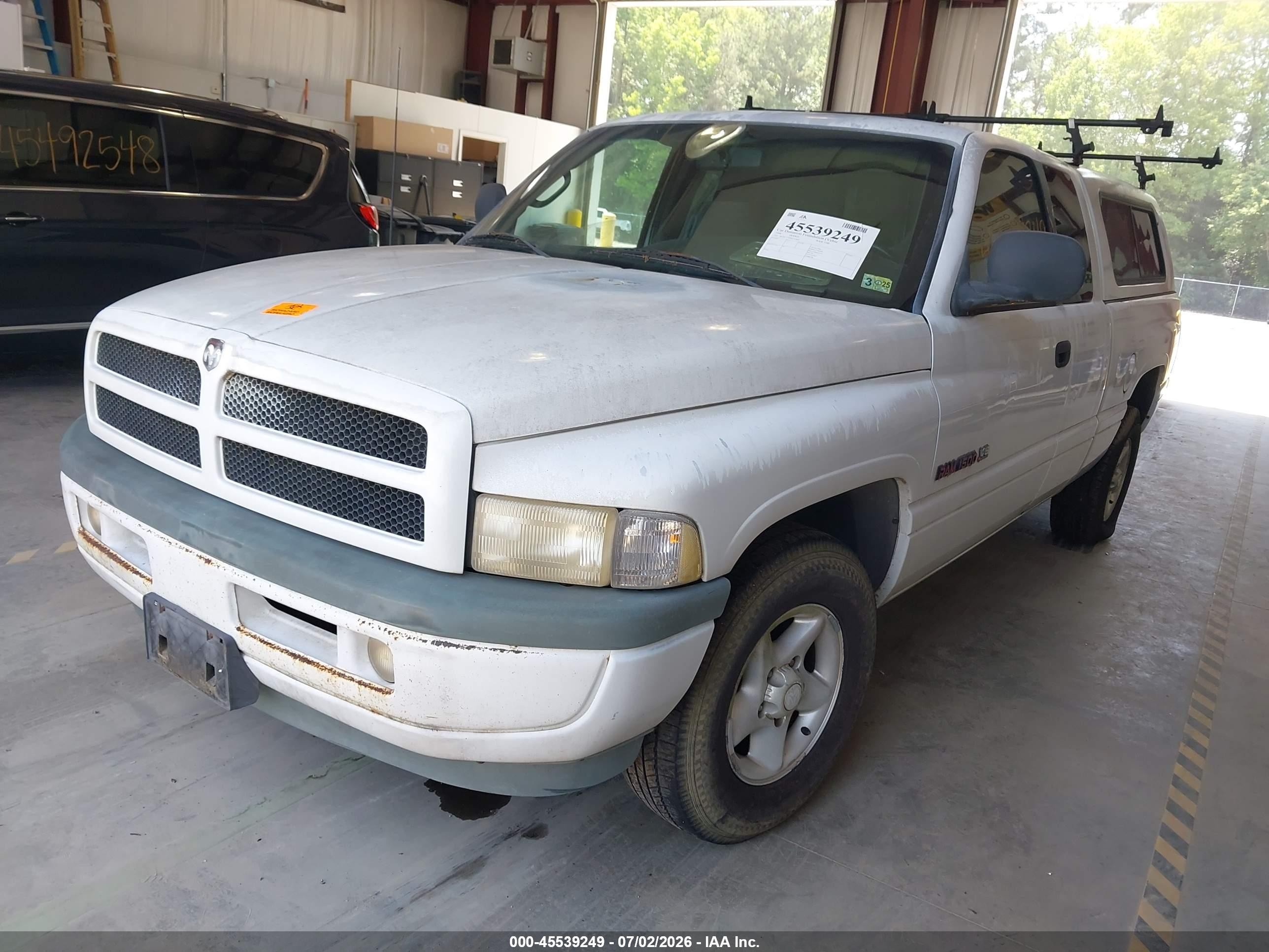 1998 Dodge Ram 1500 St White vin: 3B7HC13Y8WG244601