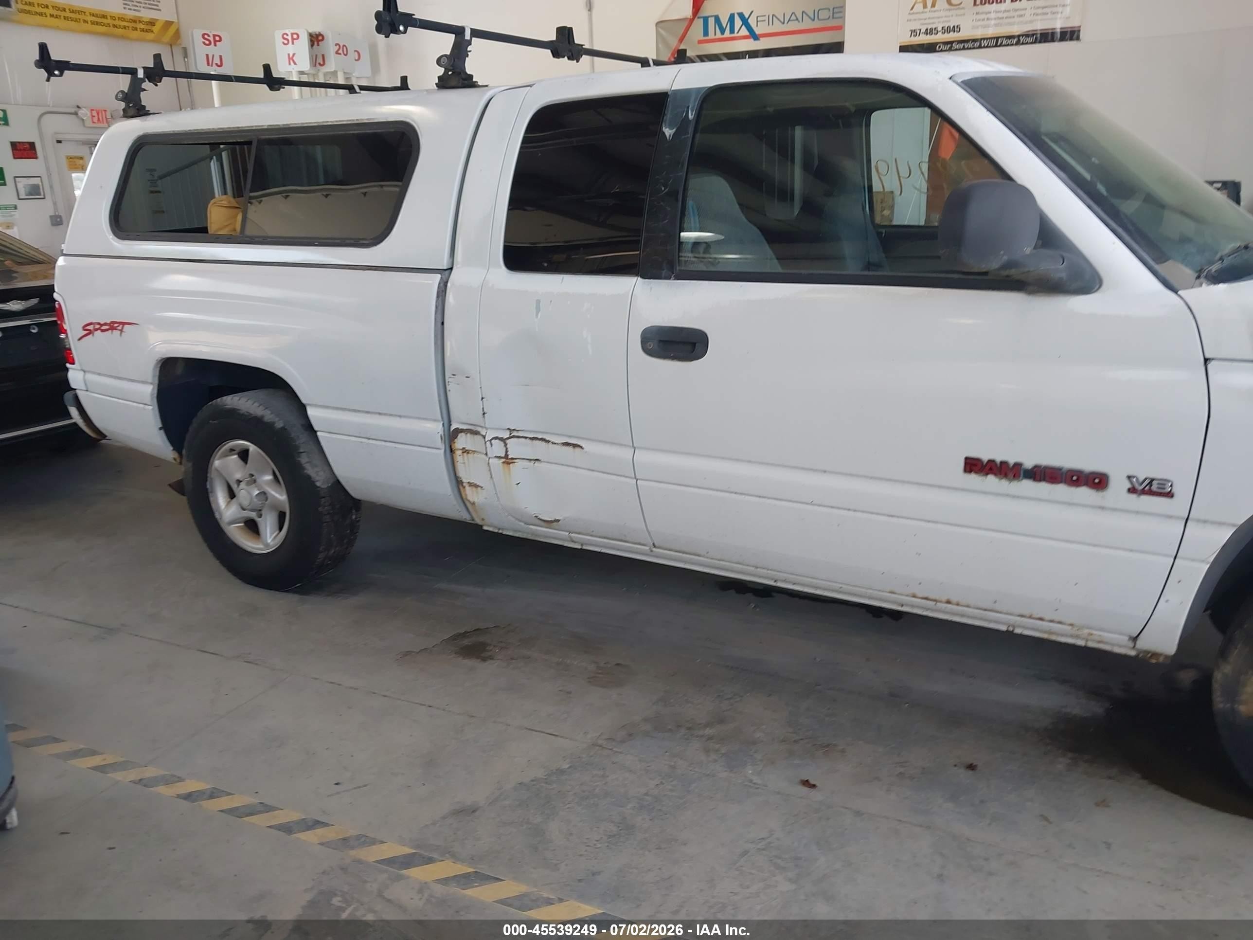 1998 Dodge Ram 1500 St White vin: 3B7HC13Y8WG244601