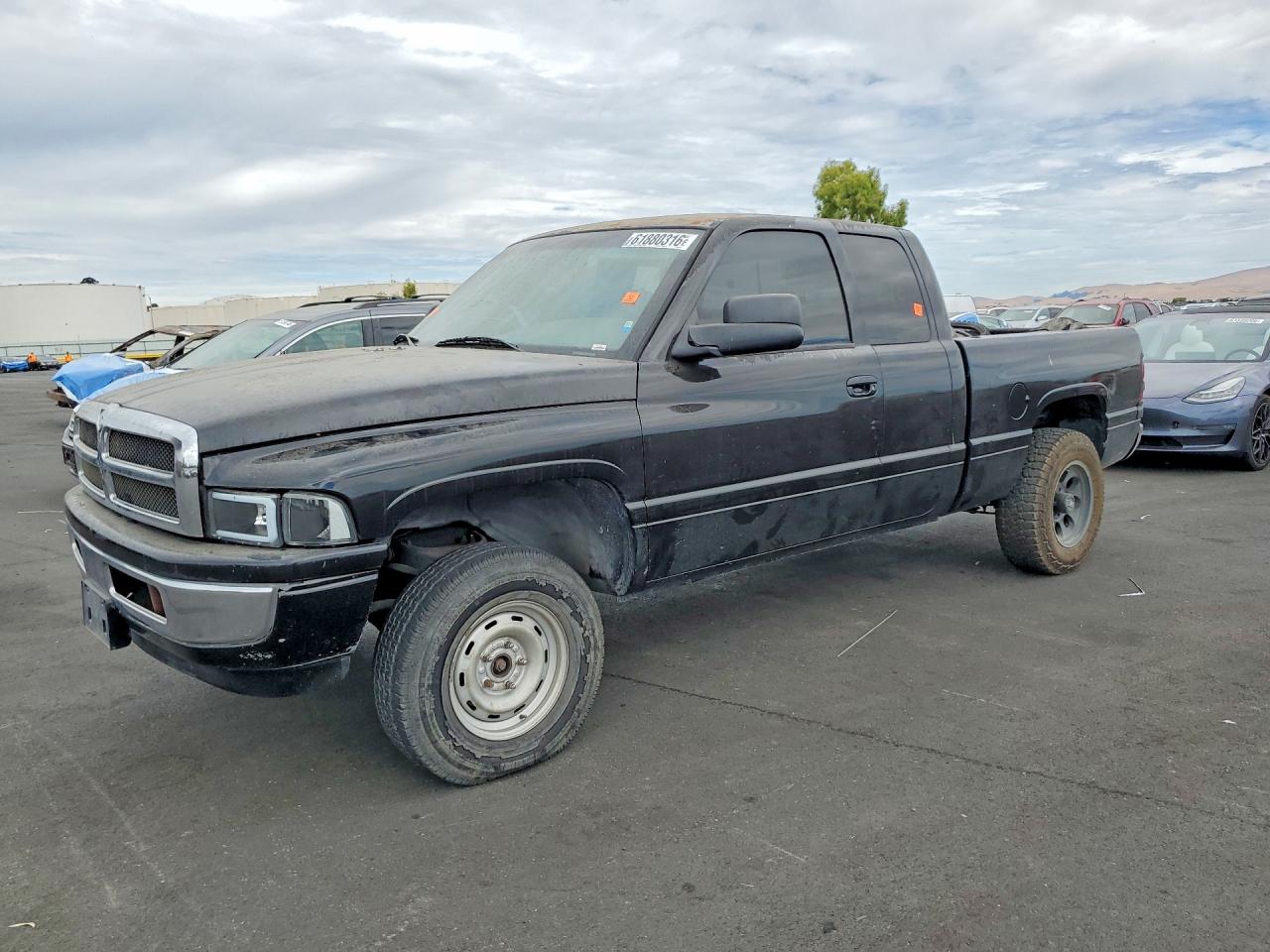 3B7HC13YX1M552394