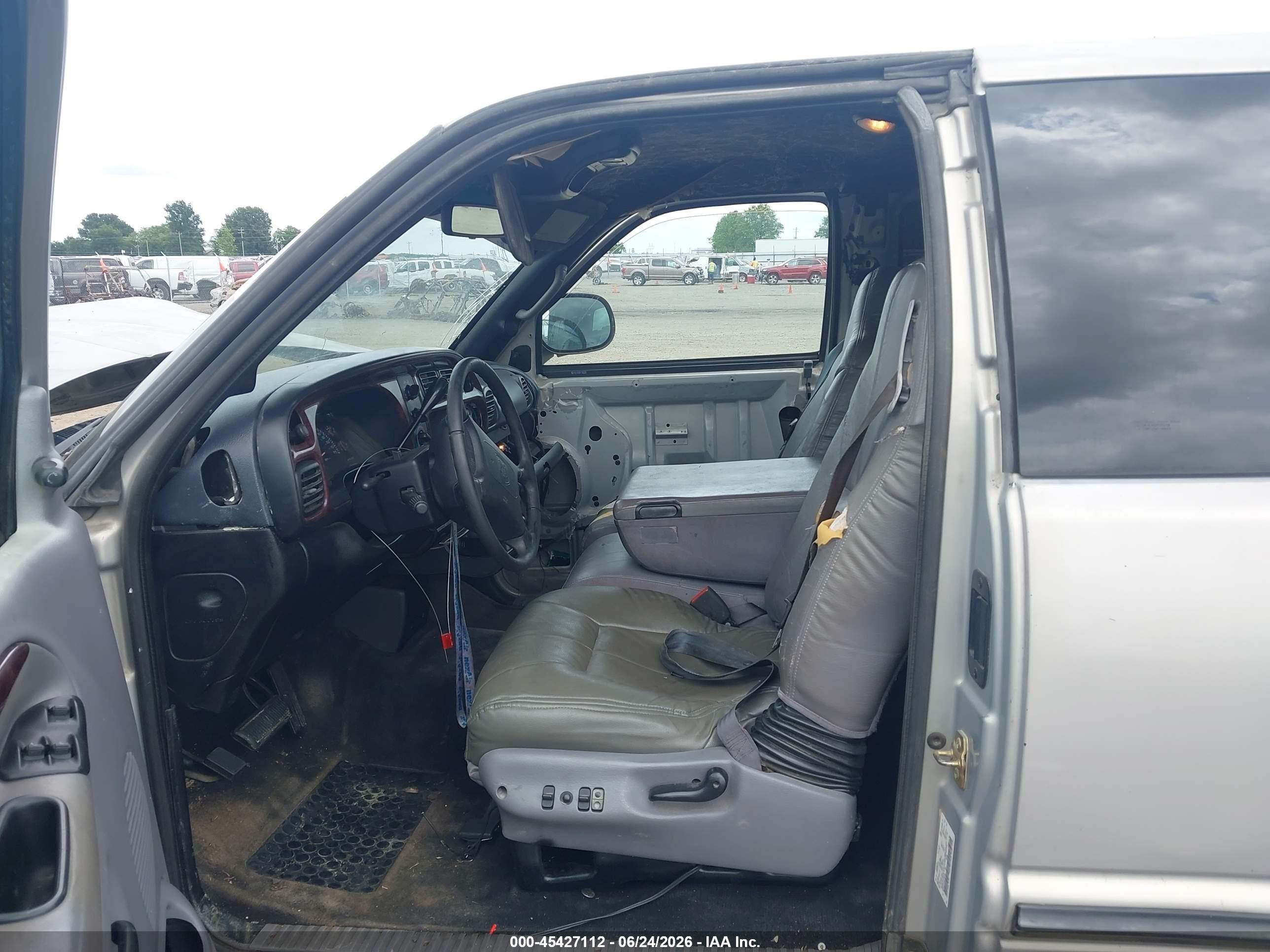 1998 Dodge Ram 1500 St Silver vin: 3B7HC13YXWG153734