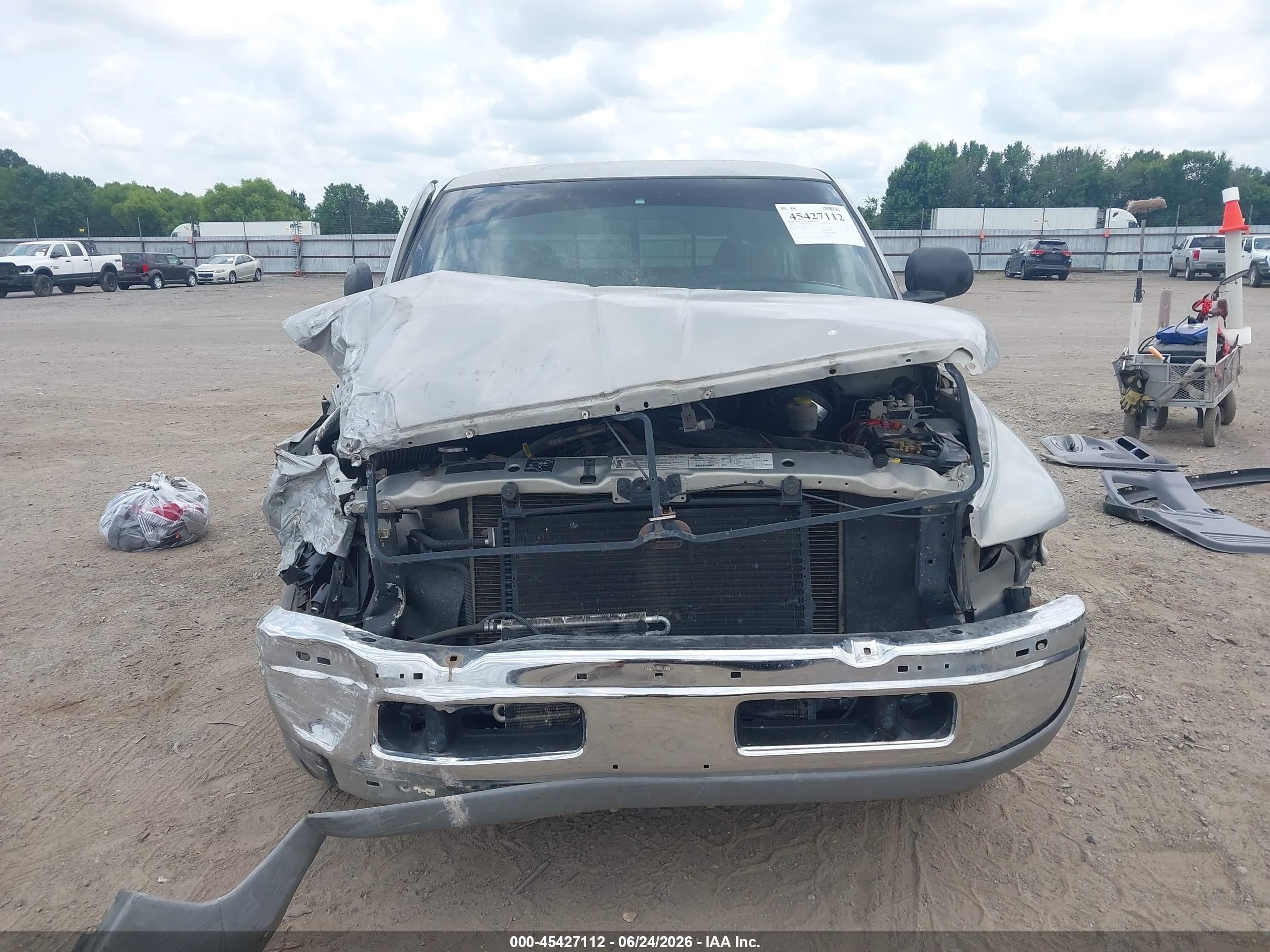 1998 Dodge Ram 1500 St Silver vin: 3B7HC13YXWG153734
