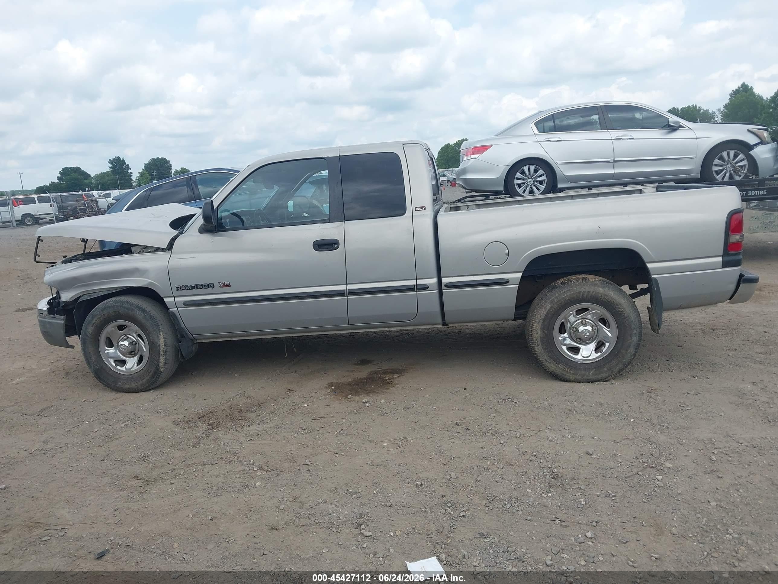 1998 Dodge Ram 1500 St Silver vin: 3B7HC13YXWG153734