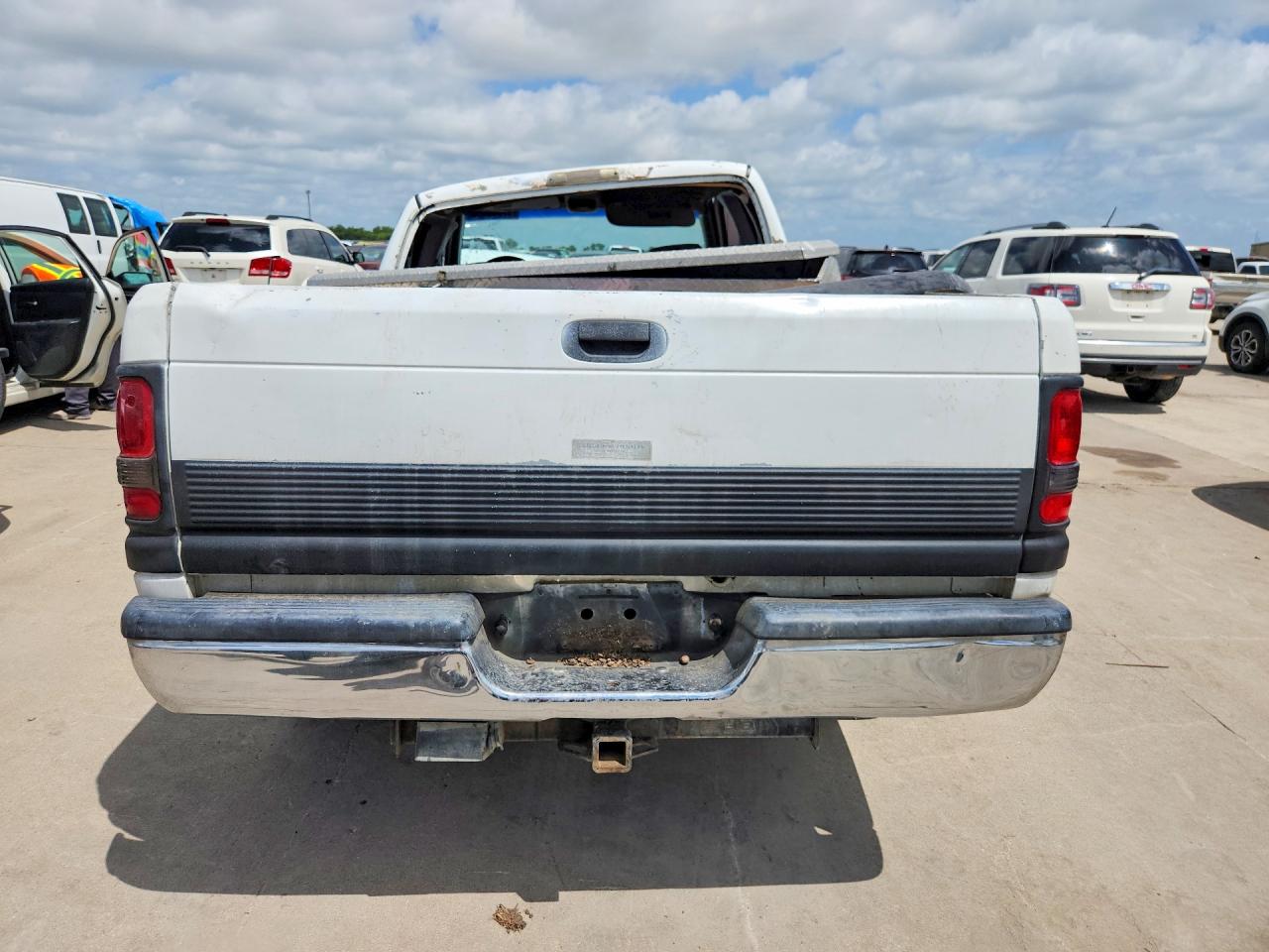 1996 Dodge Ram 1500 White vin: 3B7HC13Z0TG168425