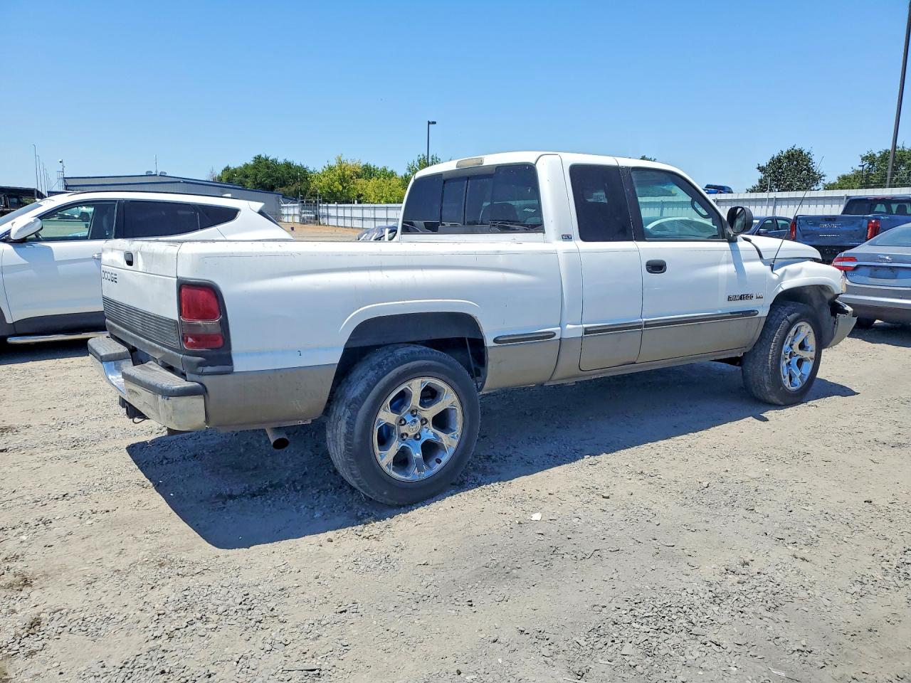 1999 Dodge Ram 1500 White vin: 3B7HC13Z0XG101975