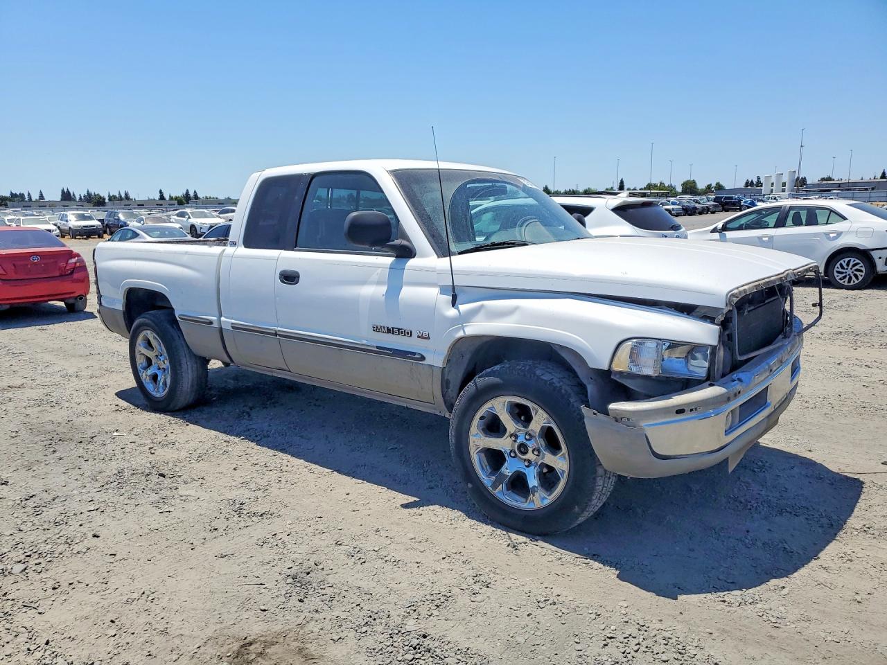 1999 Dodge Ram 1500 White vin: 3B7HC13Z0XG101975