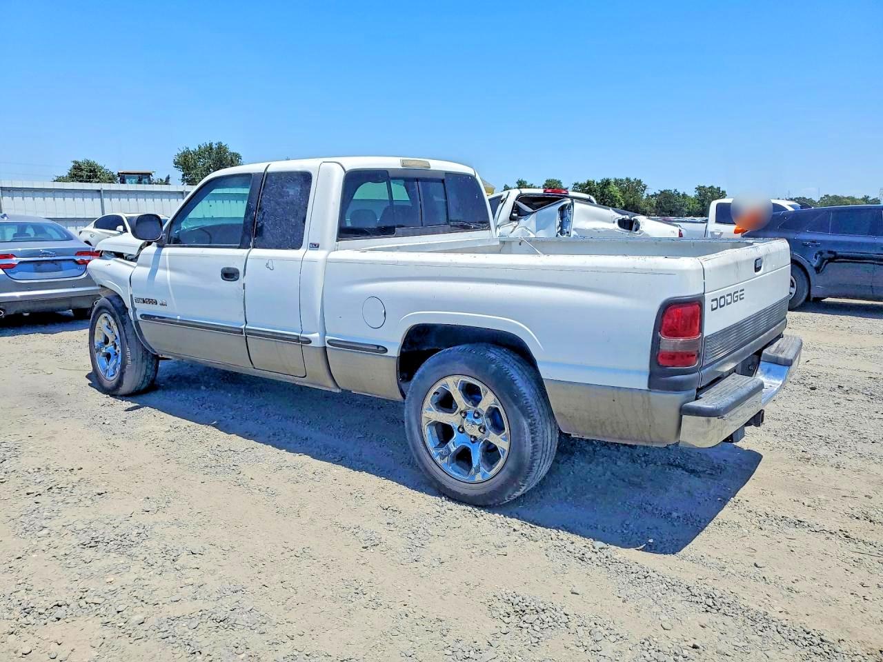1999 Dodge Ram 1500 White vin: 3B7HC13Z0XG101975