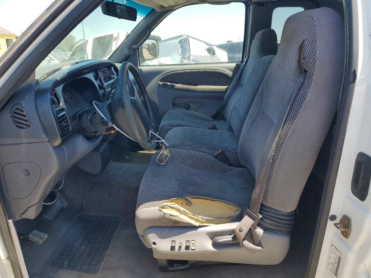 1999 Dodge Ram 1500 White vin: 3B7HC13Z0XG101975