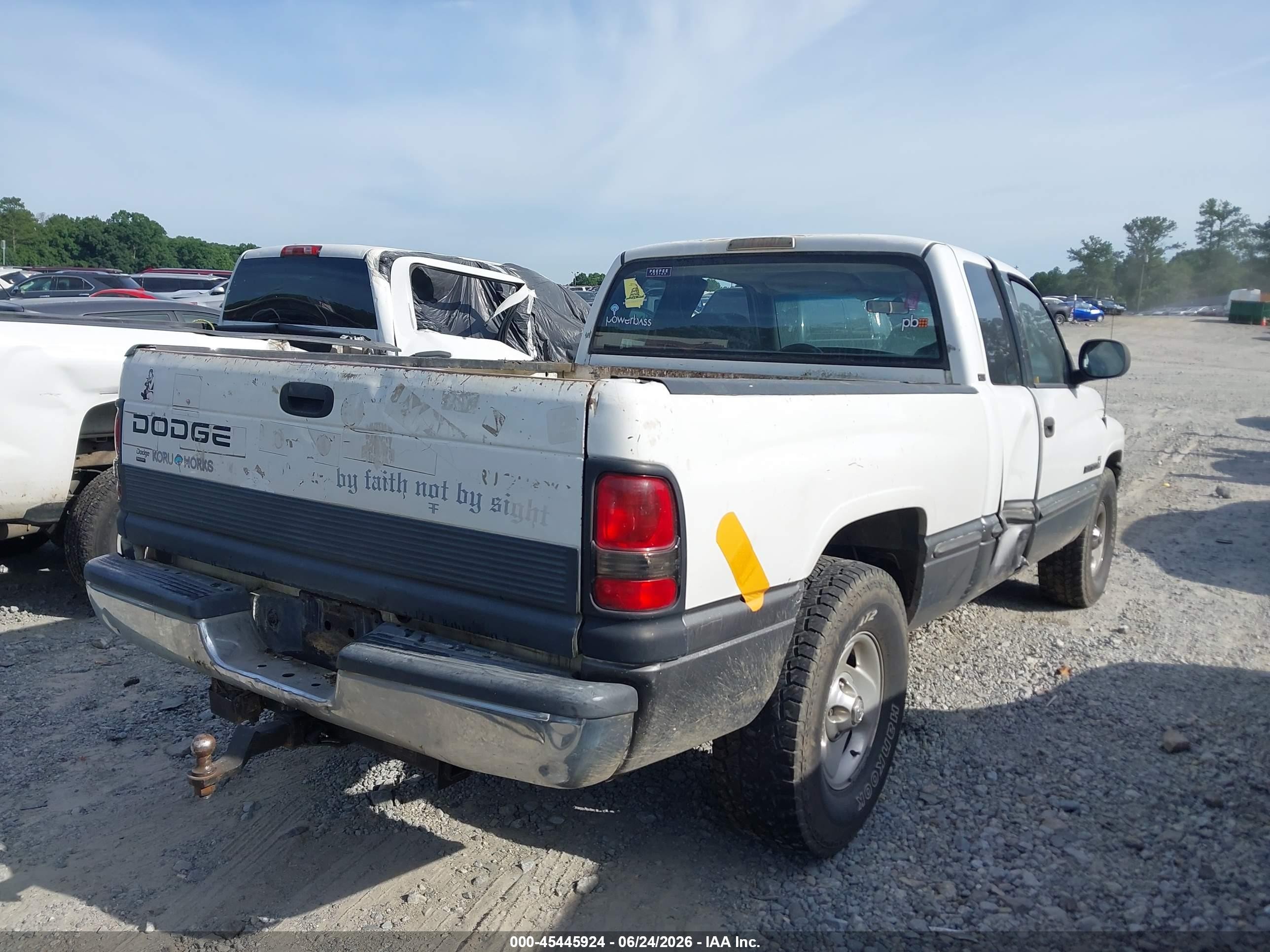 1999 Dodge Ram 1500 St White vin: 3B7HC13Z0XG177566