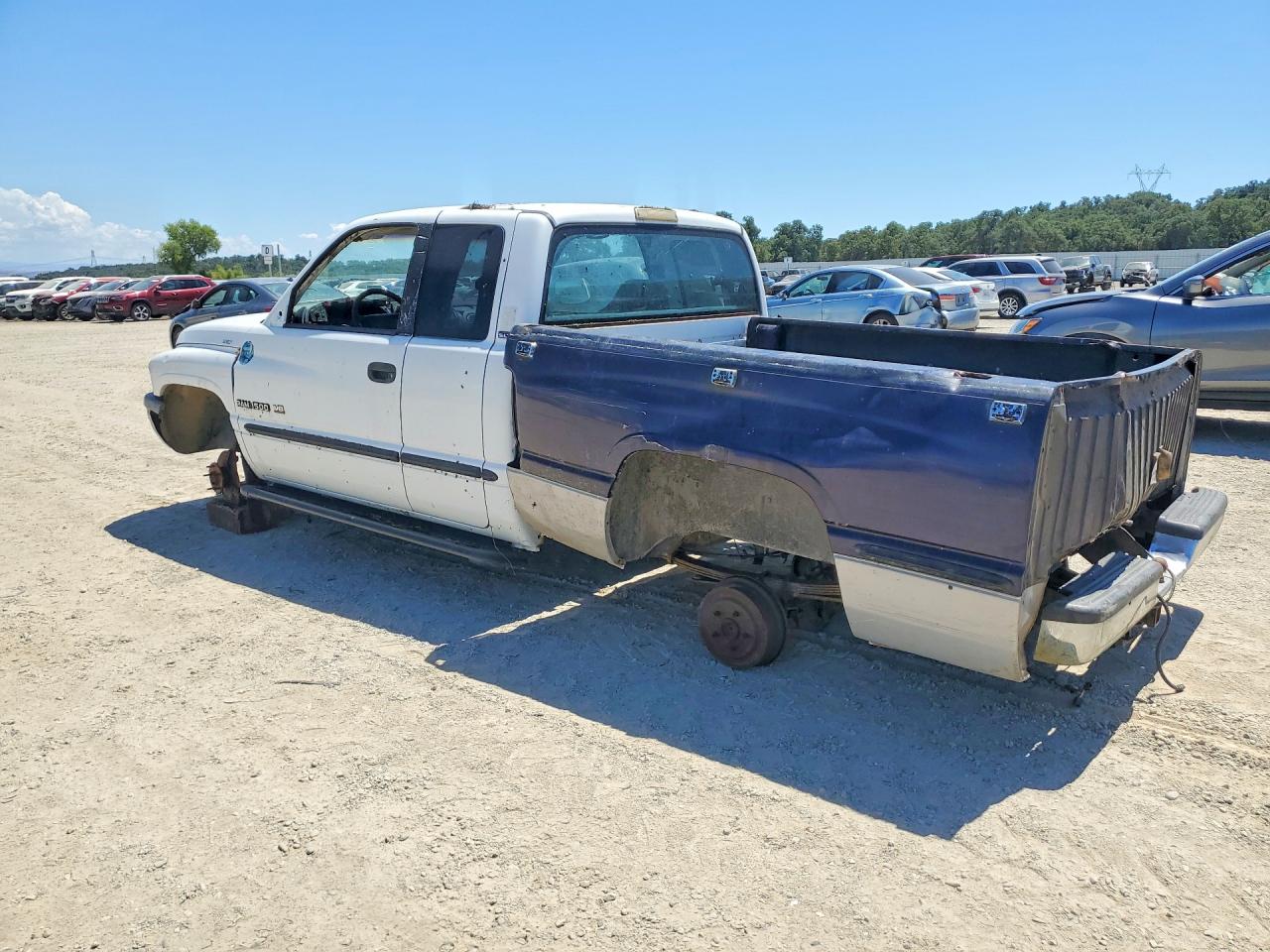 2000 Dodge Ram 1500 Two Tone vin: 3B7HC13Z0YG152541