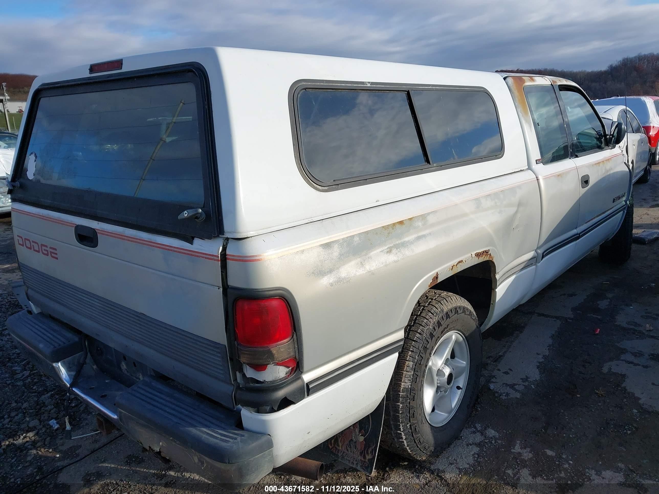 1996 Dodge Ram 1500 White vin: 3B7HC13Z1TG145560