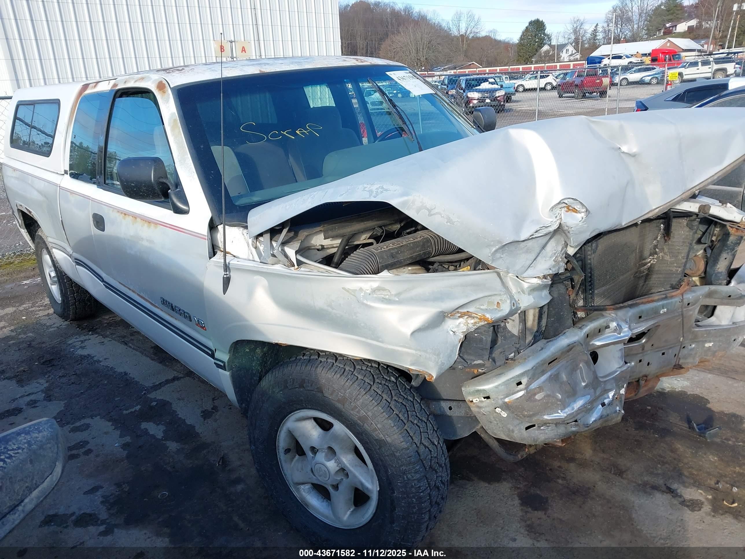1996 Dodge Ram 1500 Белый vin: 3B7HC13Z1TG145560