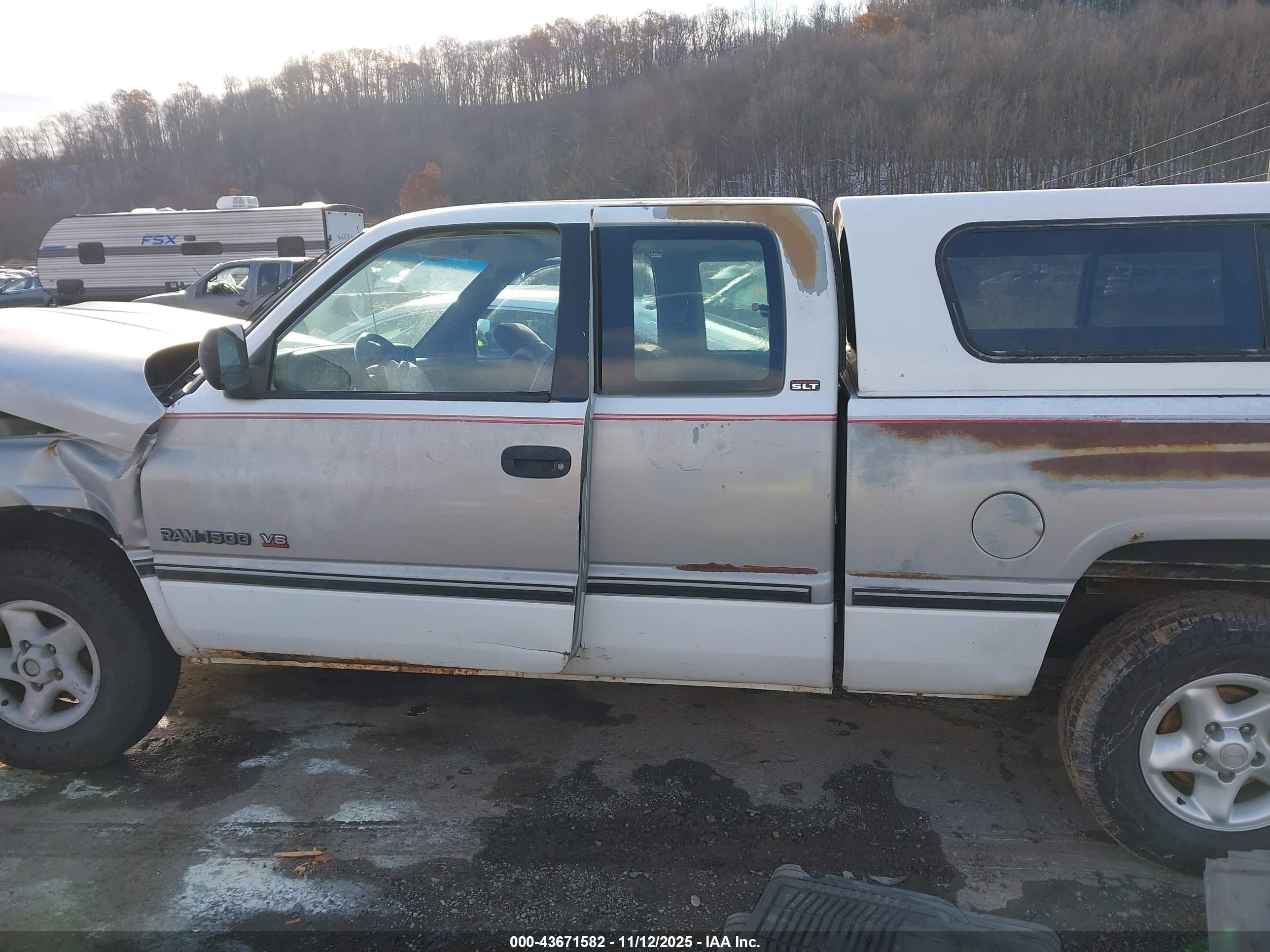 1996 Dodge Ram 1500 White vin: 3B7HC13Z1TG145560