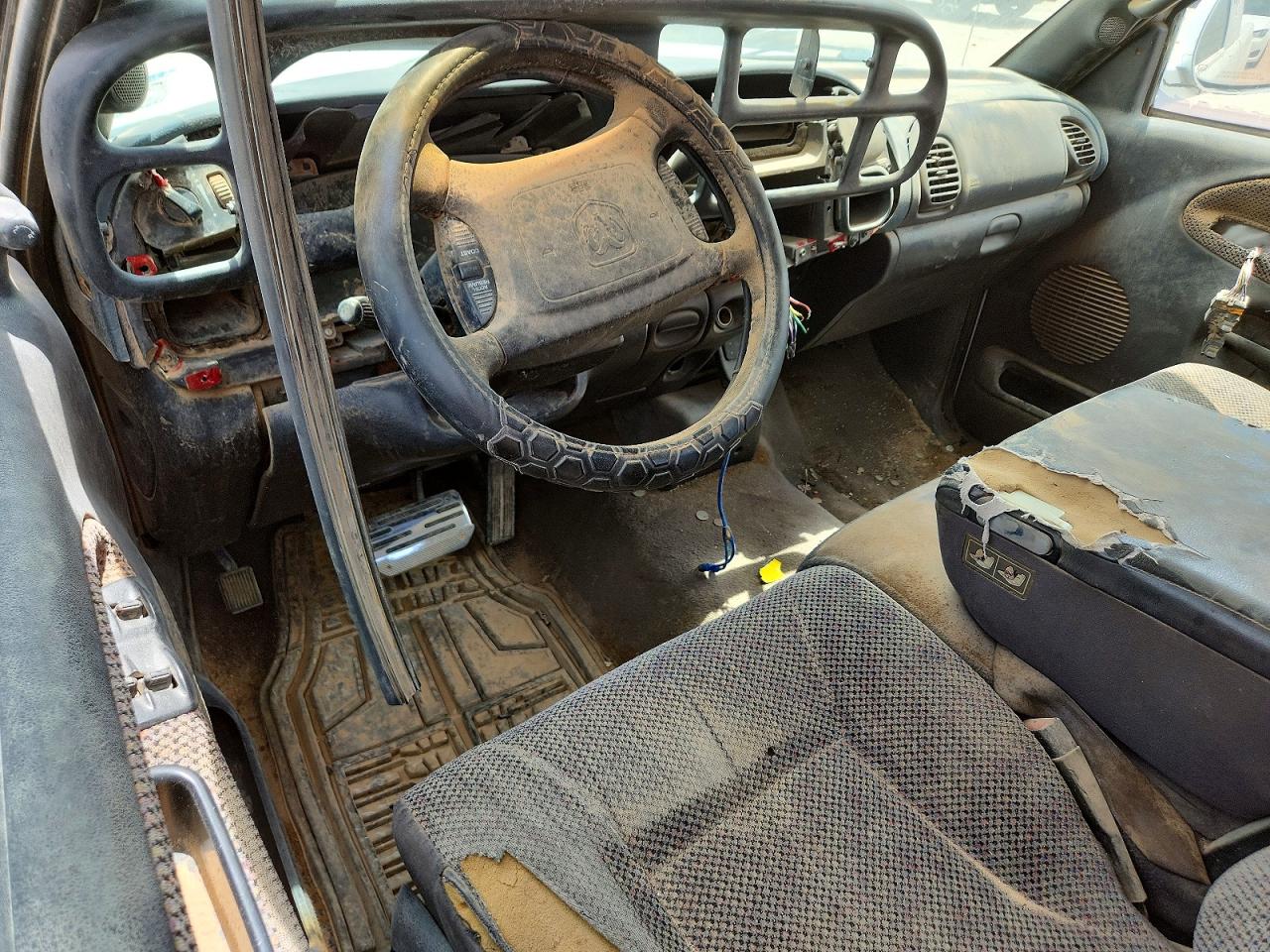 2001 Dodge Ram 1500 White vin: 3B7HC13Z21M517437