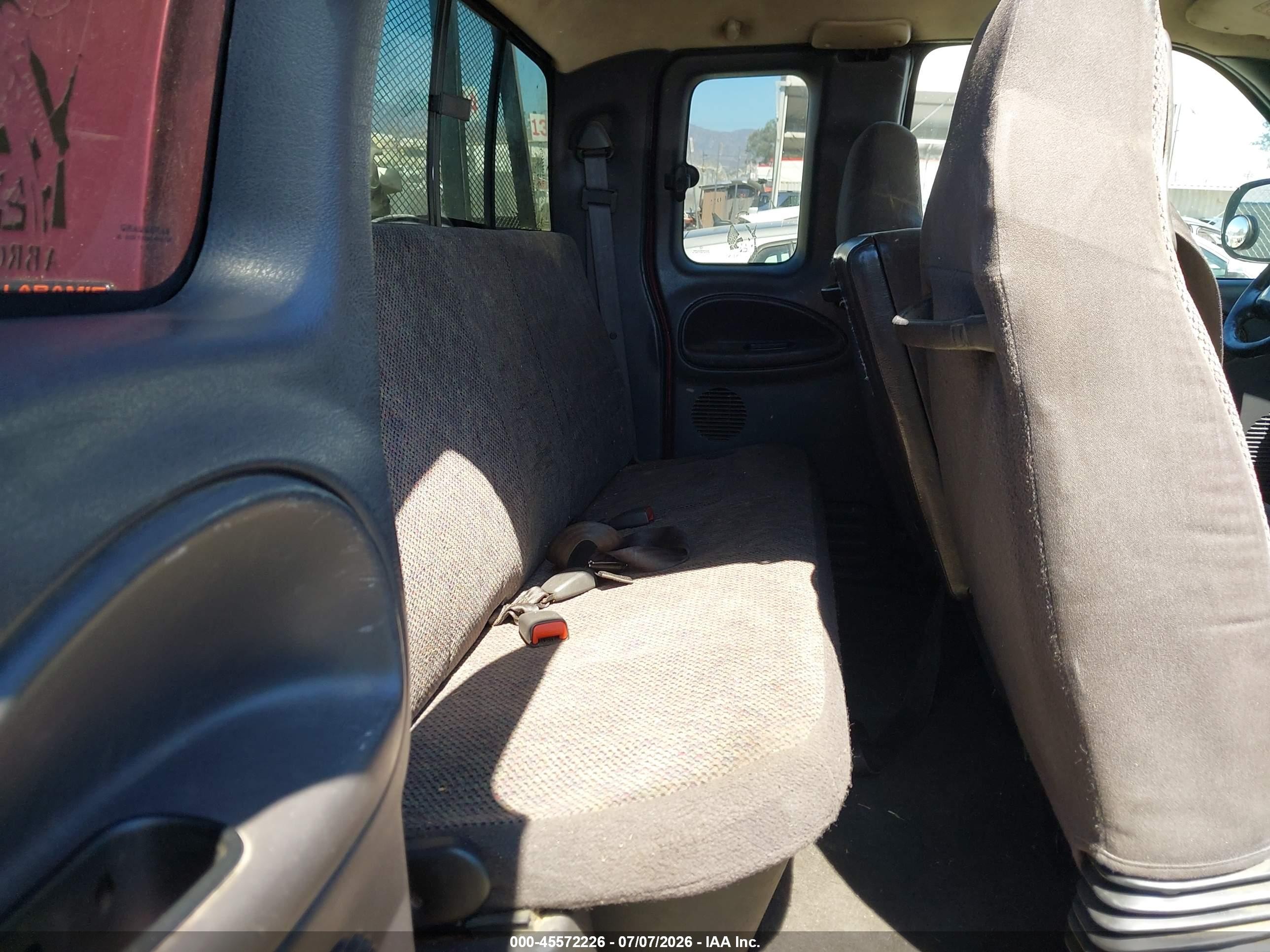 2001 Dodge Ram 1500 St Burgundy vin: 3B7HC13Z51G246016