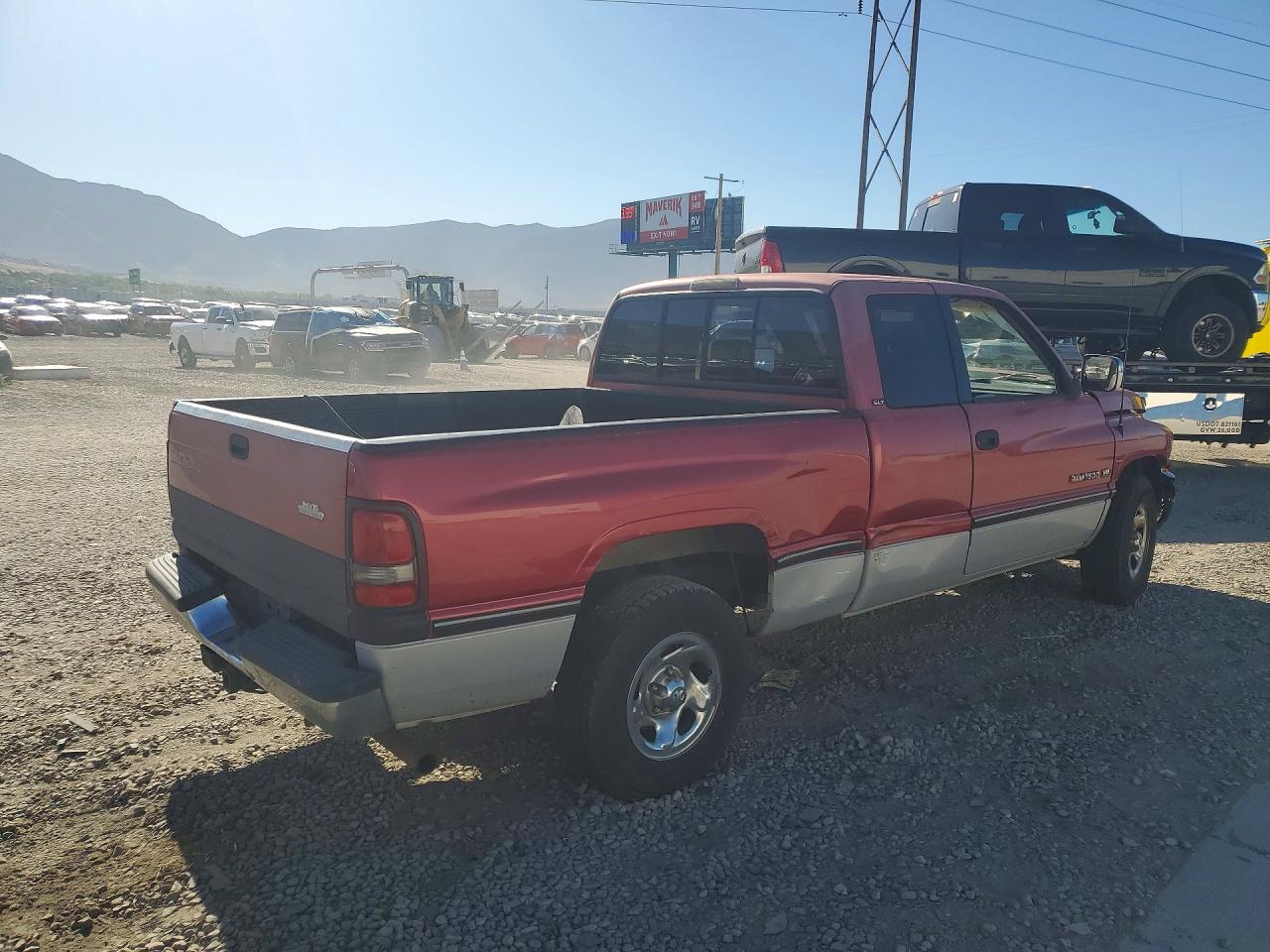 1997 Dodge Ram 1500 Red vin: 3B7HC13Z7VG709599
