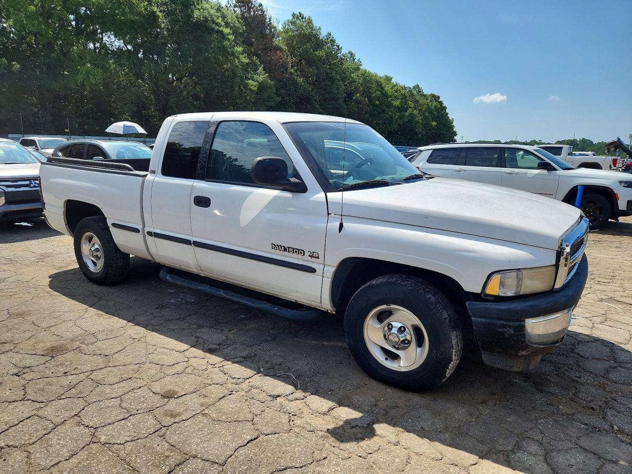 1999 Dodge Ram 1500 White vin: 3B7HC13Z8XM578848