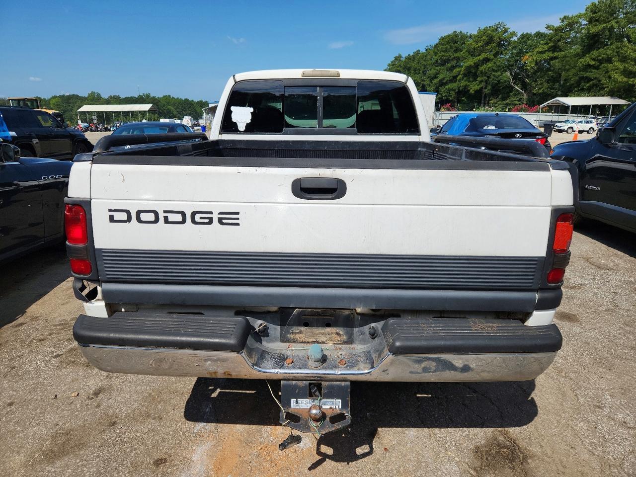 1999 Dodge Ram 1500 White vin: 3B7HC13Z8XM578848