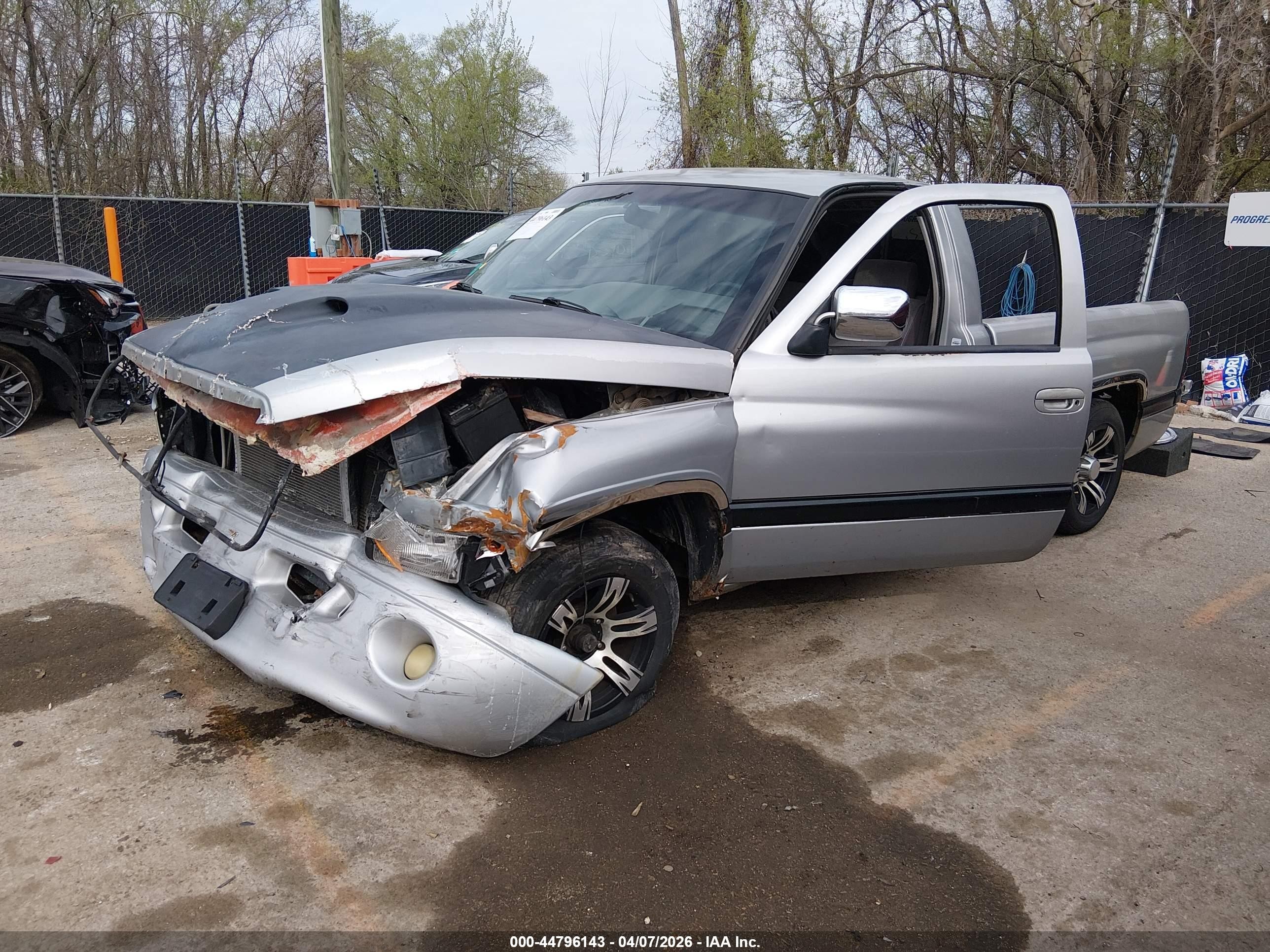 1994 Dodge Ram 1500   Silver vin: 3B7HC16Y5RM502722