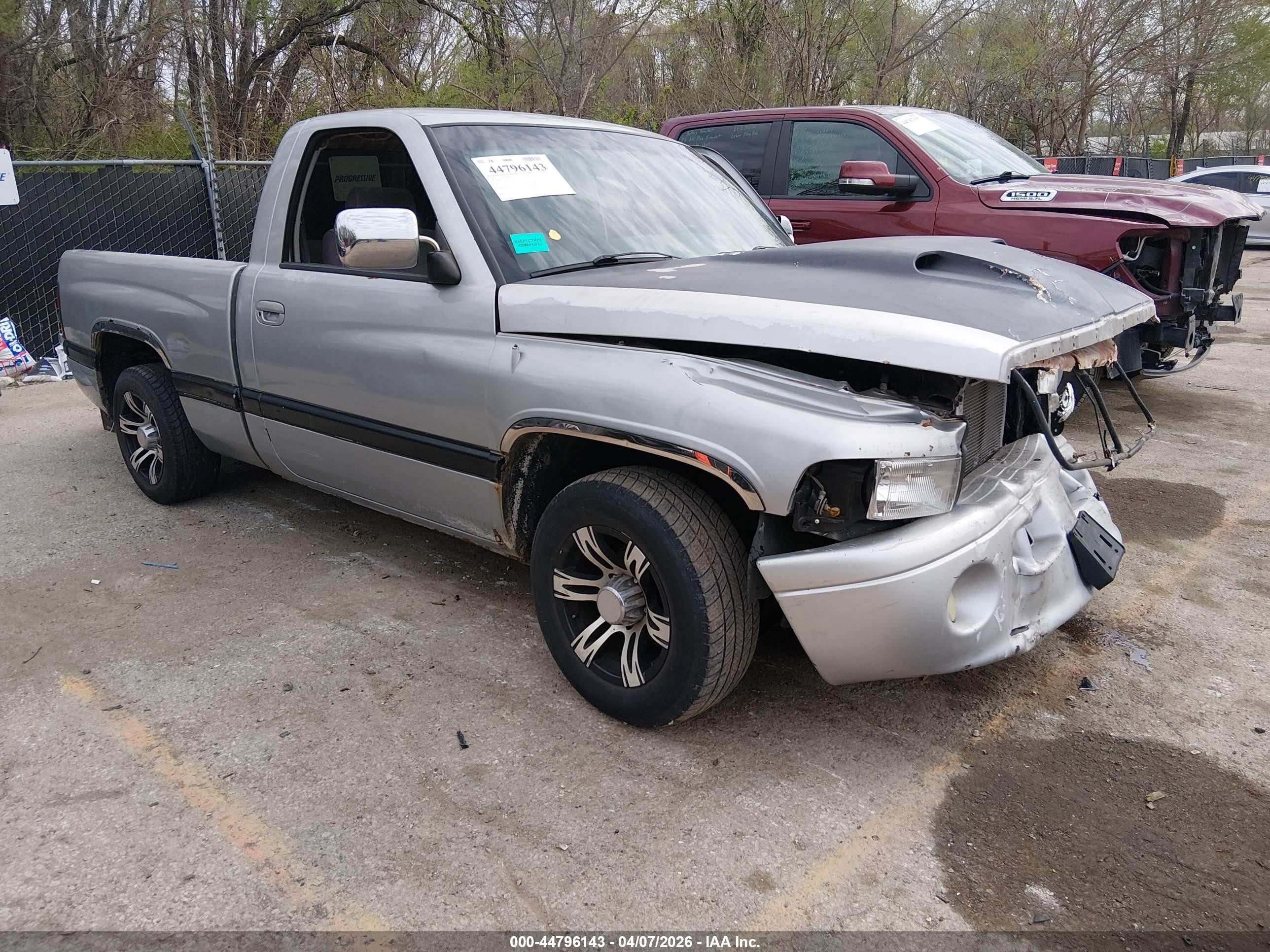 1994 Dodge Ram 1500   Silver vin: 3B7HC16Y5RM502722