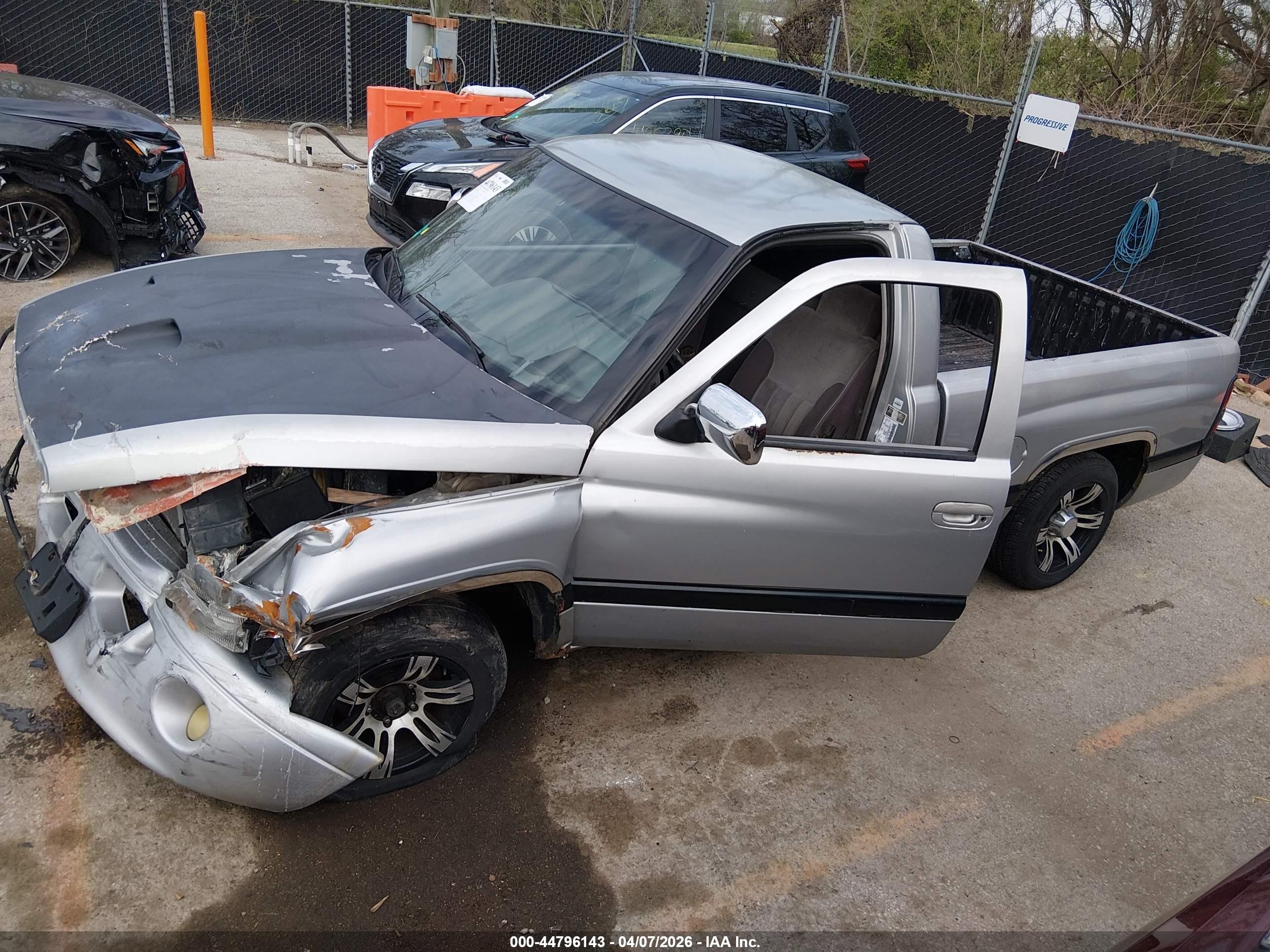 1994 Dodge Ram 1500   Silver vin: 3B7HC16Y5RM502722