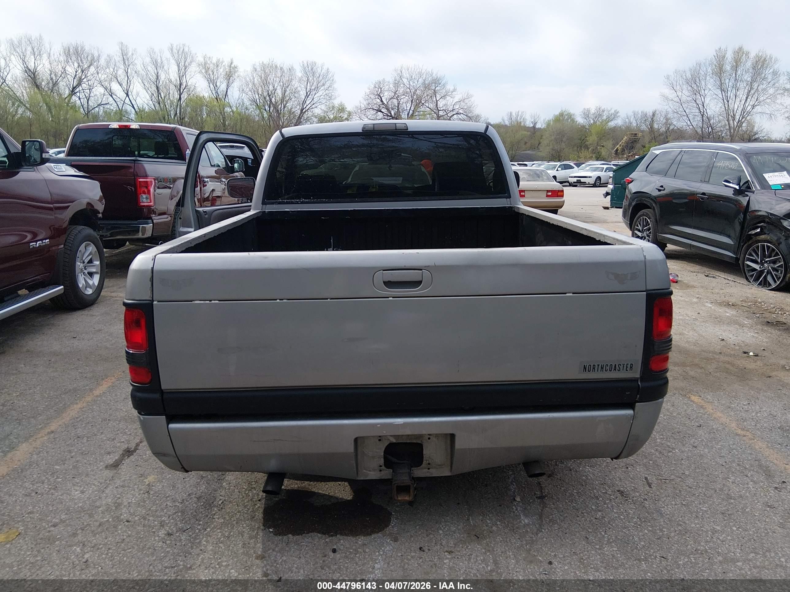 1994 Dodge Ram 1500   Silver vin: 3B7HC16Y5RM502722