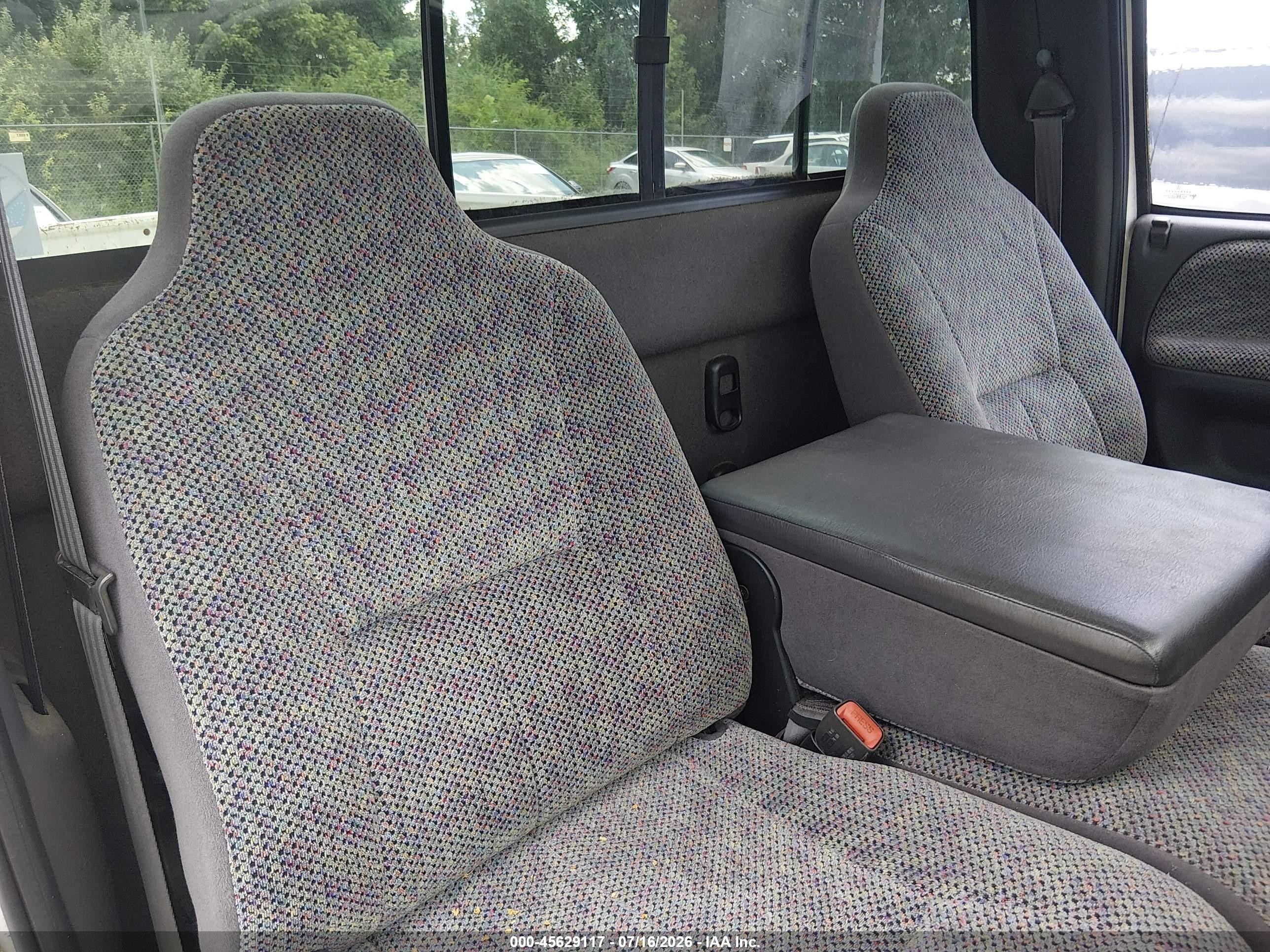 1999 Dodge Ram 1500 St White vin: 3B7HC16Y5XM584531