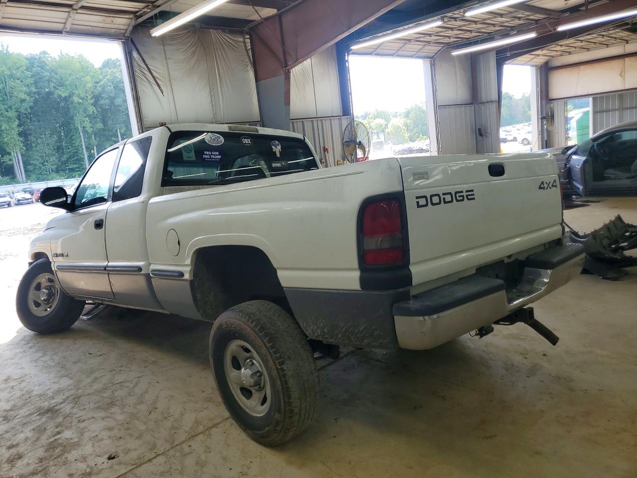 1999 Dodge Ram 1500 White vin: 3B7HF12Y9XG136191