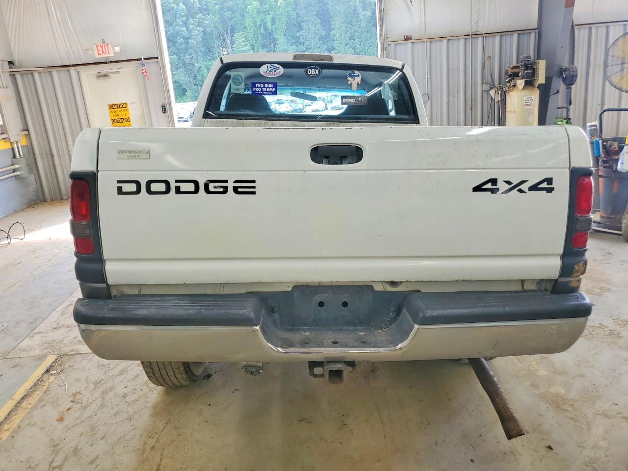 1999 Dodge Ram 1500 White vin: 3B7HF12Y9XG136191