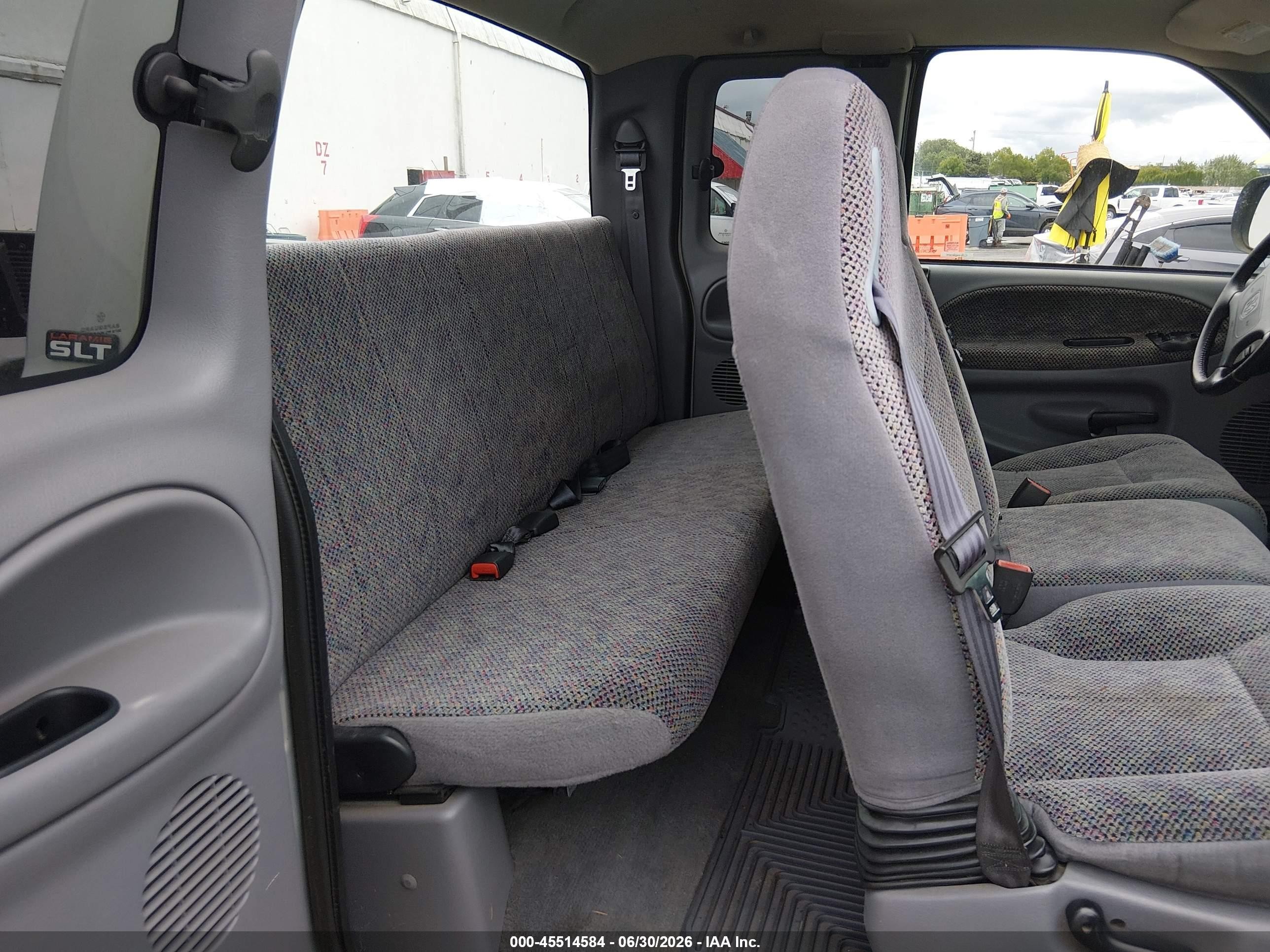 1999 Dodge Ram 1500 St Silver vin: 3B7HF13Y2XG156121