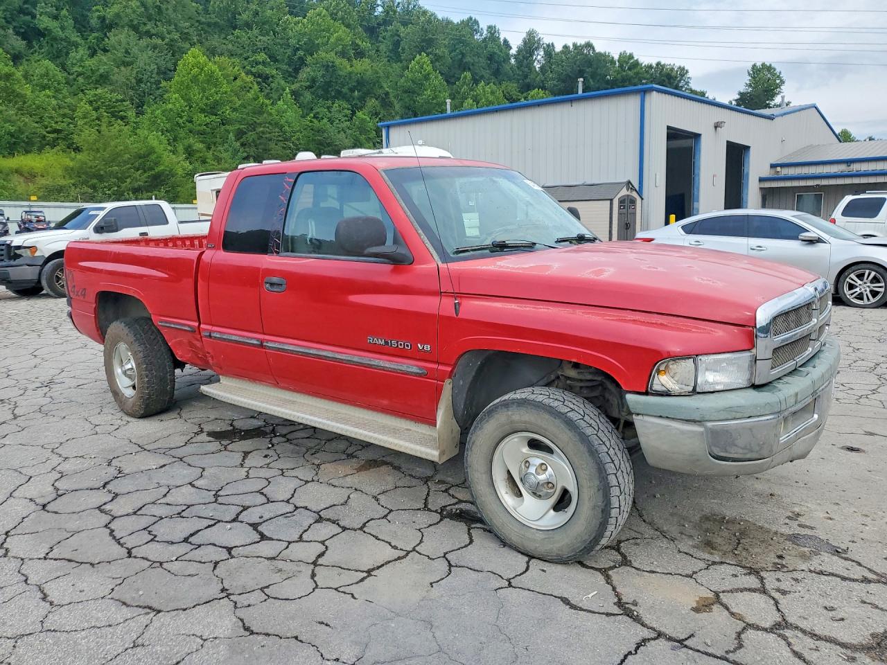 1999 Dodge Ram 1500 Красный vin: 3B7HF13Y3XG190438