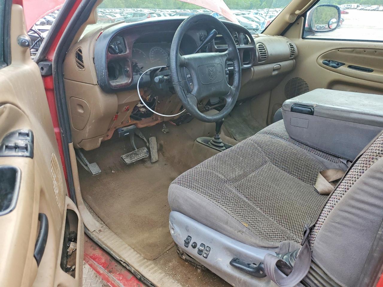 1999 Dodge Ram 1500 Красный vin: 3B7HF13Y3XG190438