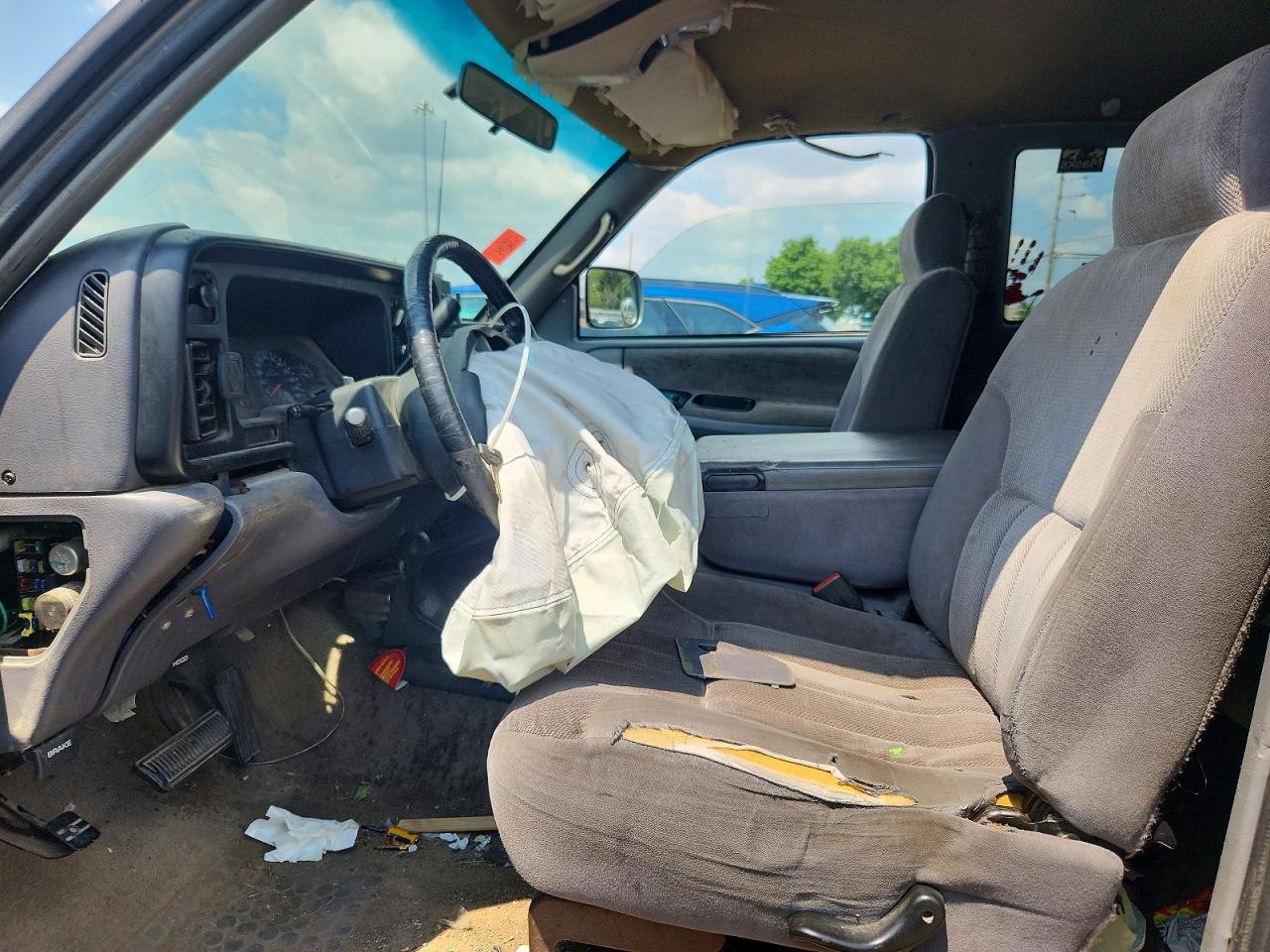 1997 Dodge Ram1500 Silver vin: 3B7HF13Y4VM586067