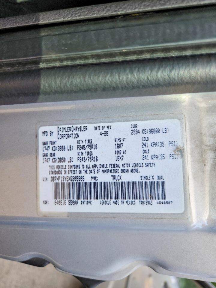 1999 Dodge Ram 1500 Silver vin: 3B7HF13Y5XG205909