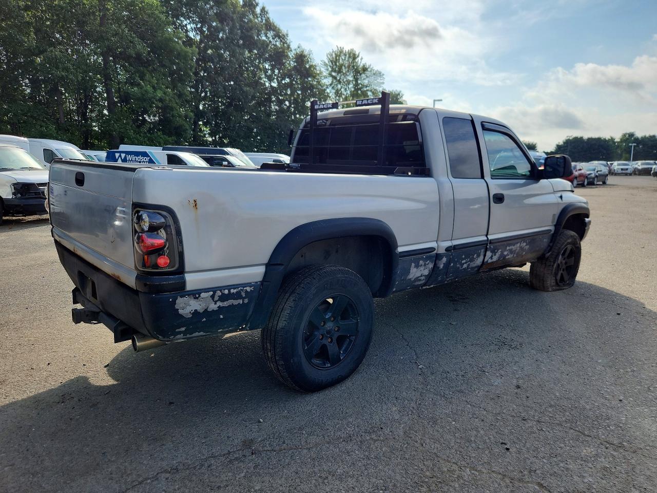 1999 Dodge Ram 1500 Silver vin: 3B7HF13Y5XG205909