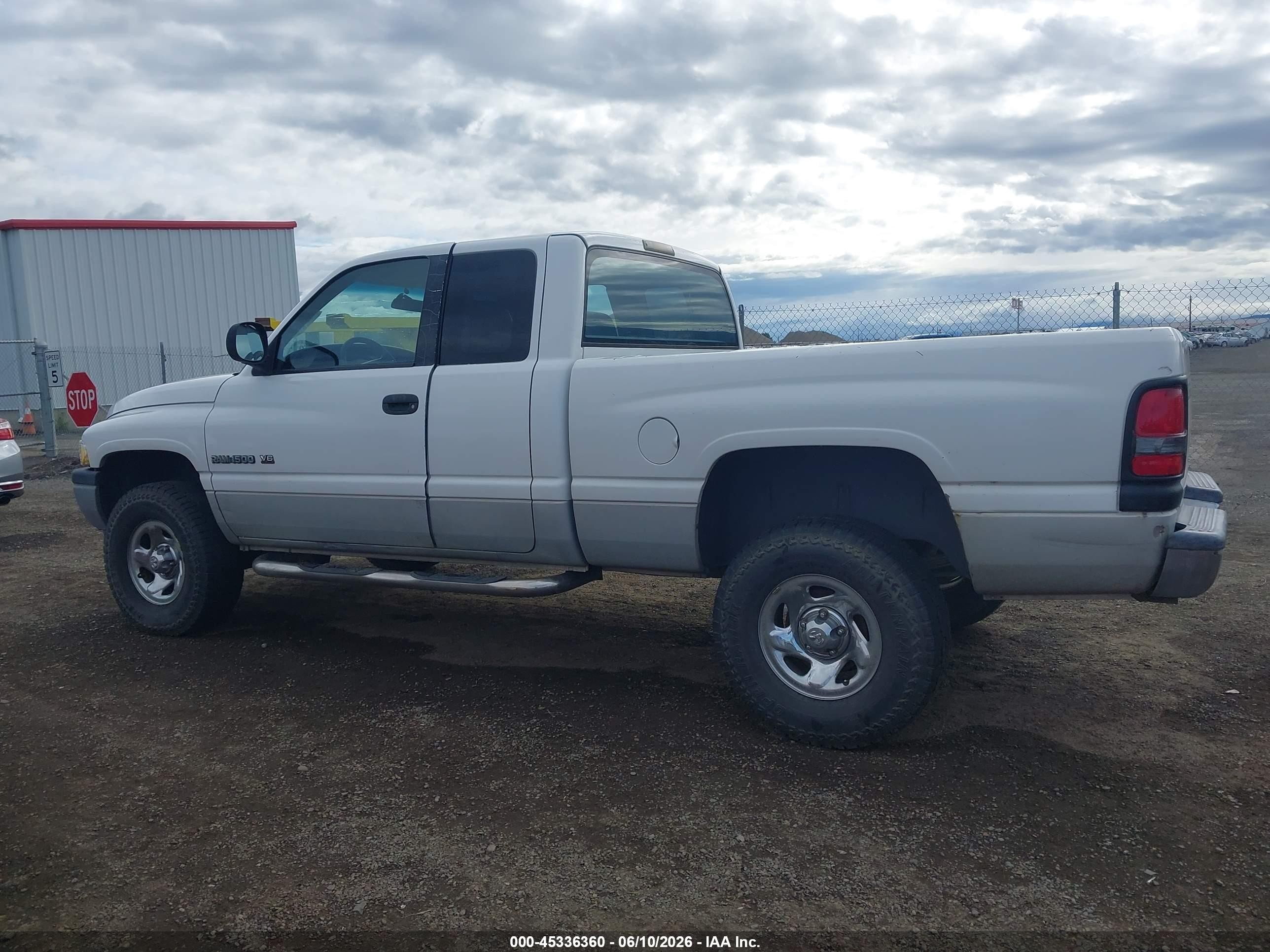2000 Dodge Ram 1500 St White vin: 3B7HF13Y8YG143486
