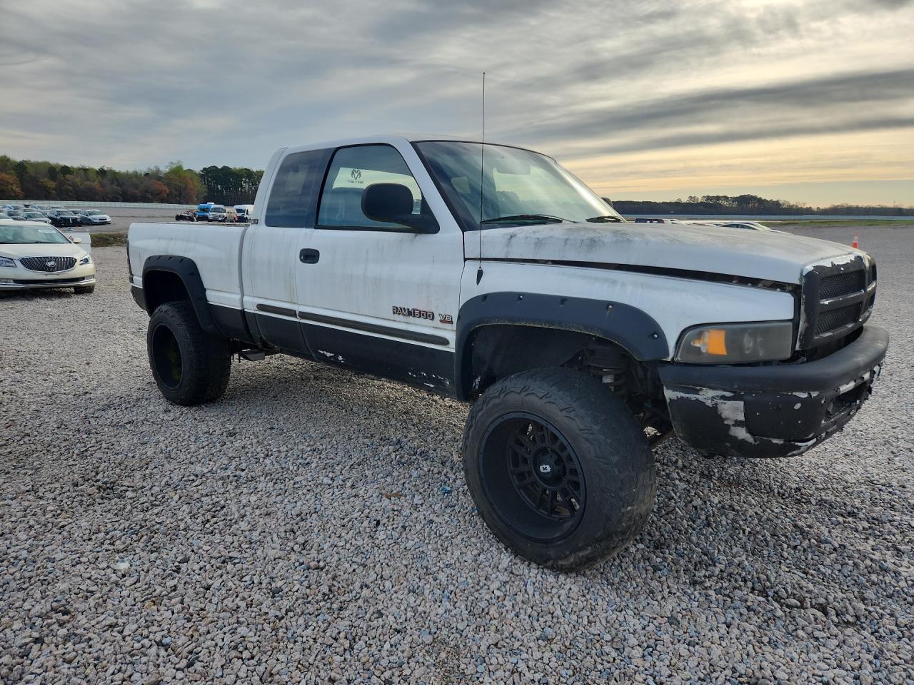 2001 Dodge Ram 1500 White vin: 3B7HF13YX1M552953