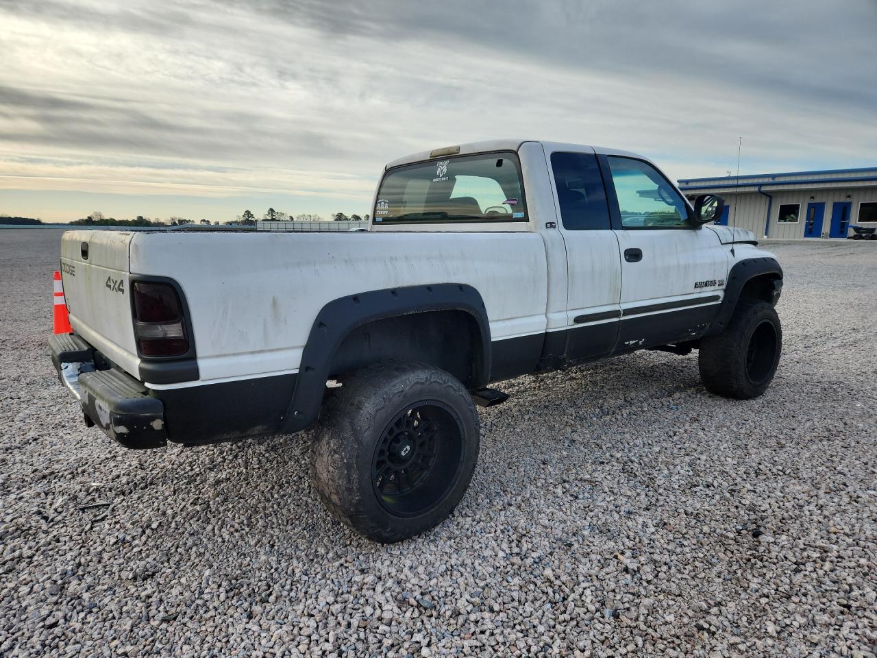 2001 Dodge Ram 1500 White vin: 3B7HF13YX1M552953